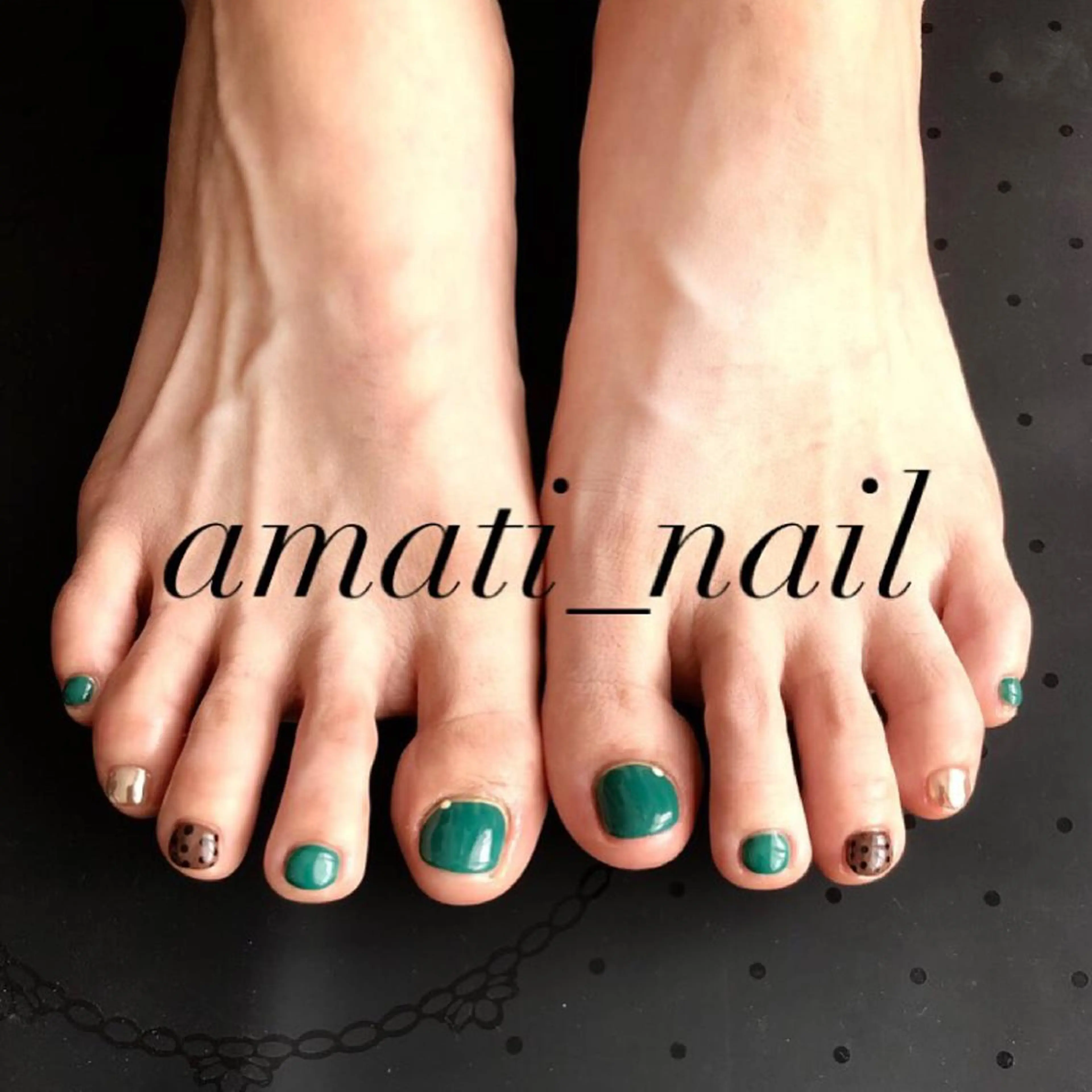 ネイル シンプルネイル フットネイル amati_nail TAKAKOのネイルデザイン