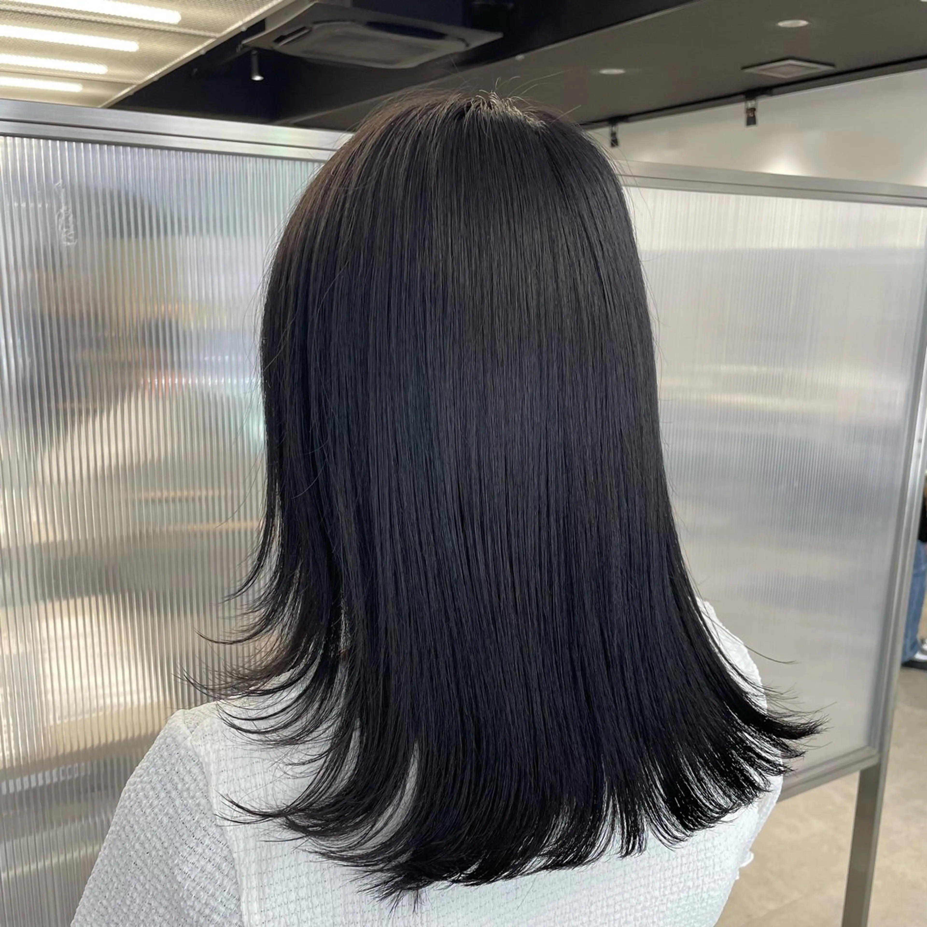 セミロング カラー sawaka🪽うる 艶カラー/レイヤーのヘアスタイル