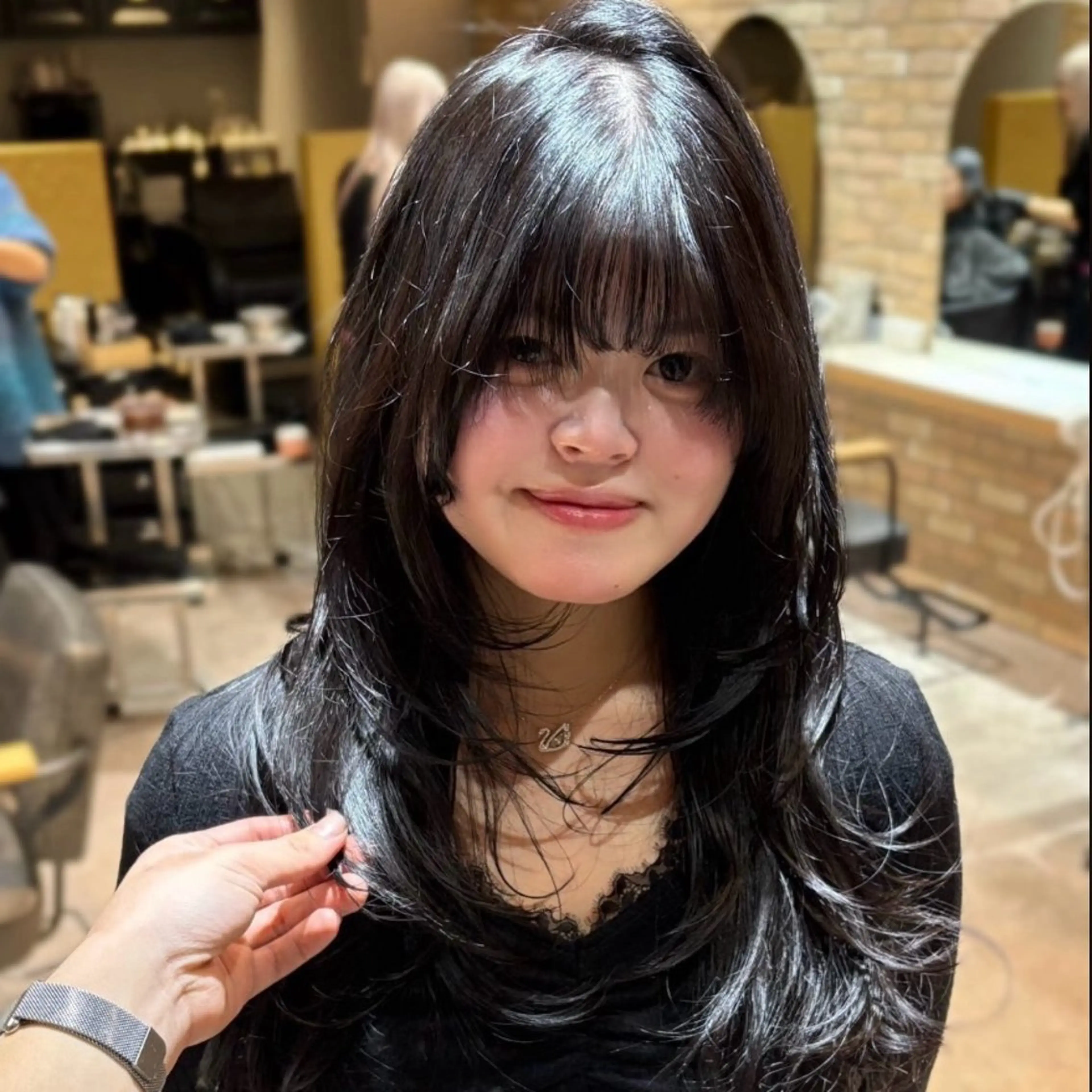 ロング カラー ヘアアレンジ ハッシュカット レイヤーカット ロング フェザー/シャドウ/ メッシュパーマのヘアスタイル