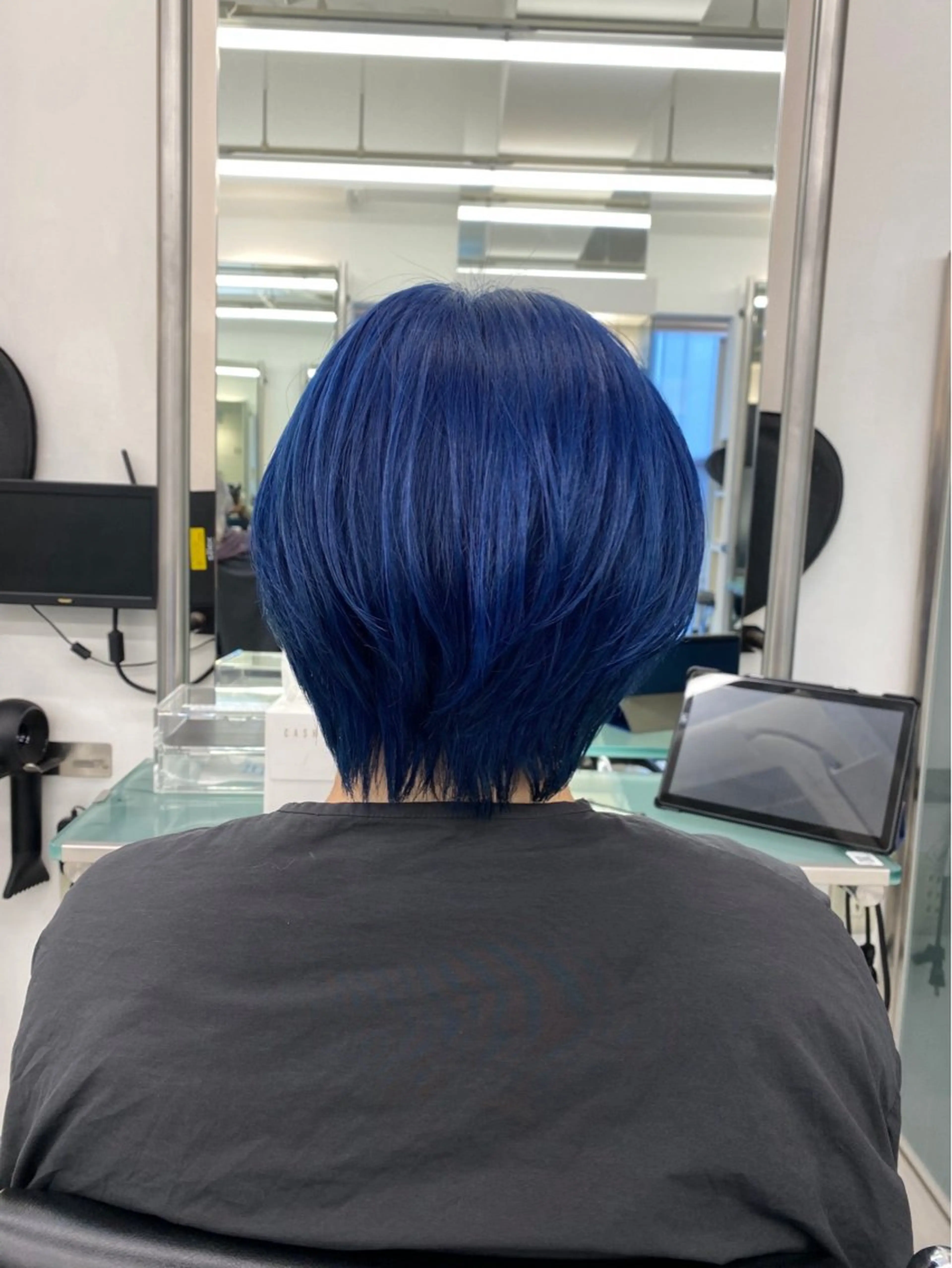 ショート カラー 【レイヤーカット】 キサヌキミワのヘアスタイル