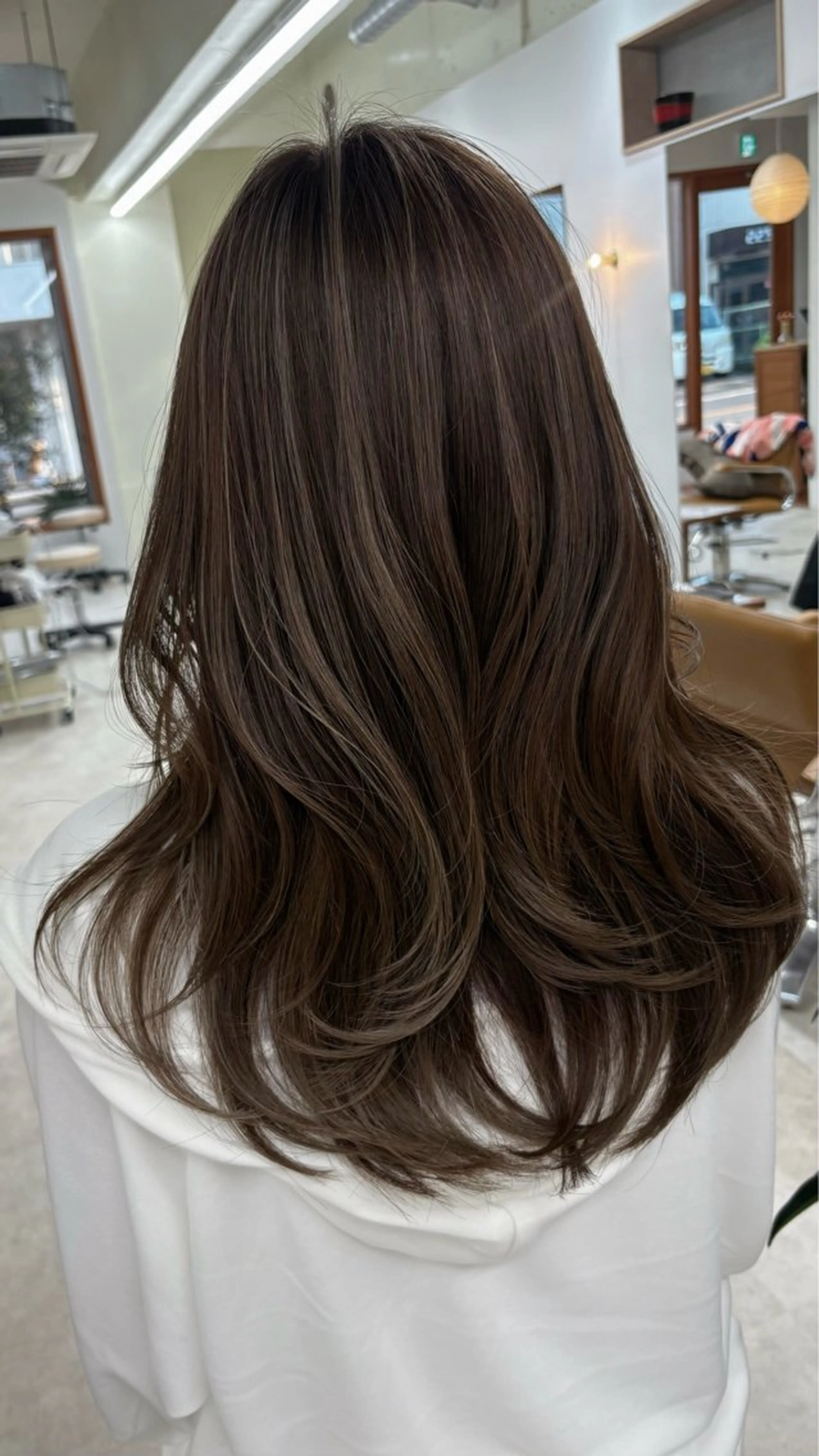 セミロング カラー カット ヘアカラー トリートメント 新實 ゆりあのヘアスタイル