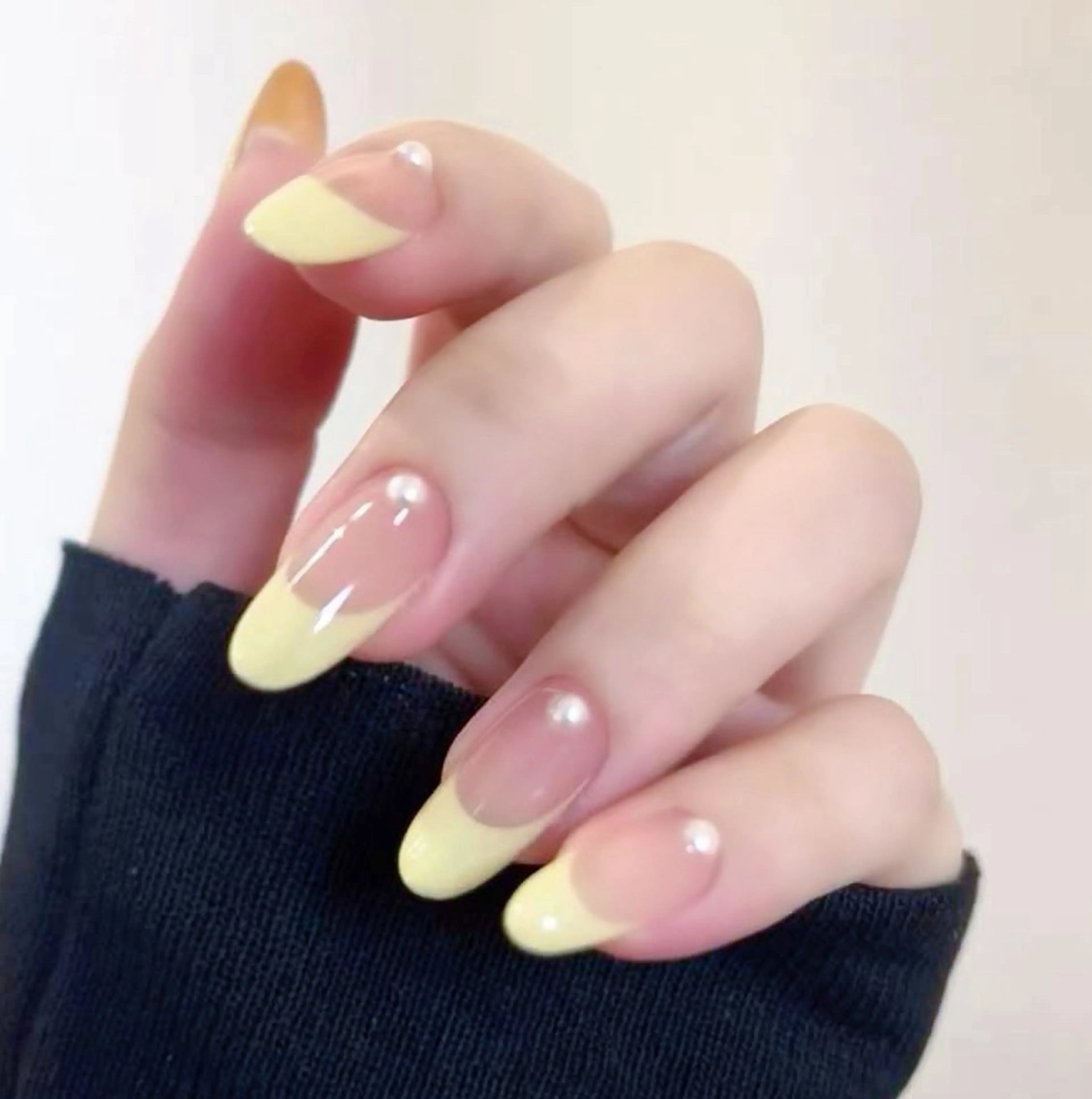 ネイル ハンドネイル MoonNail ユリ🌸のネイルデザイン