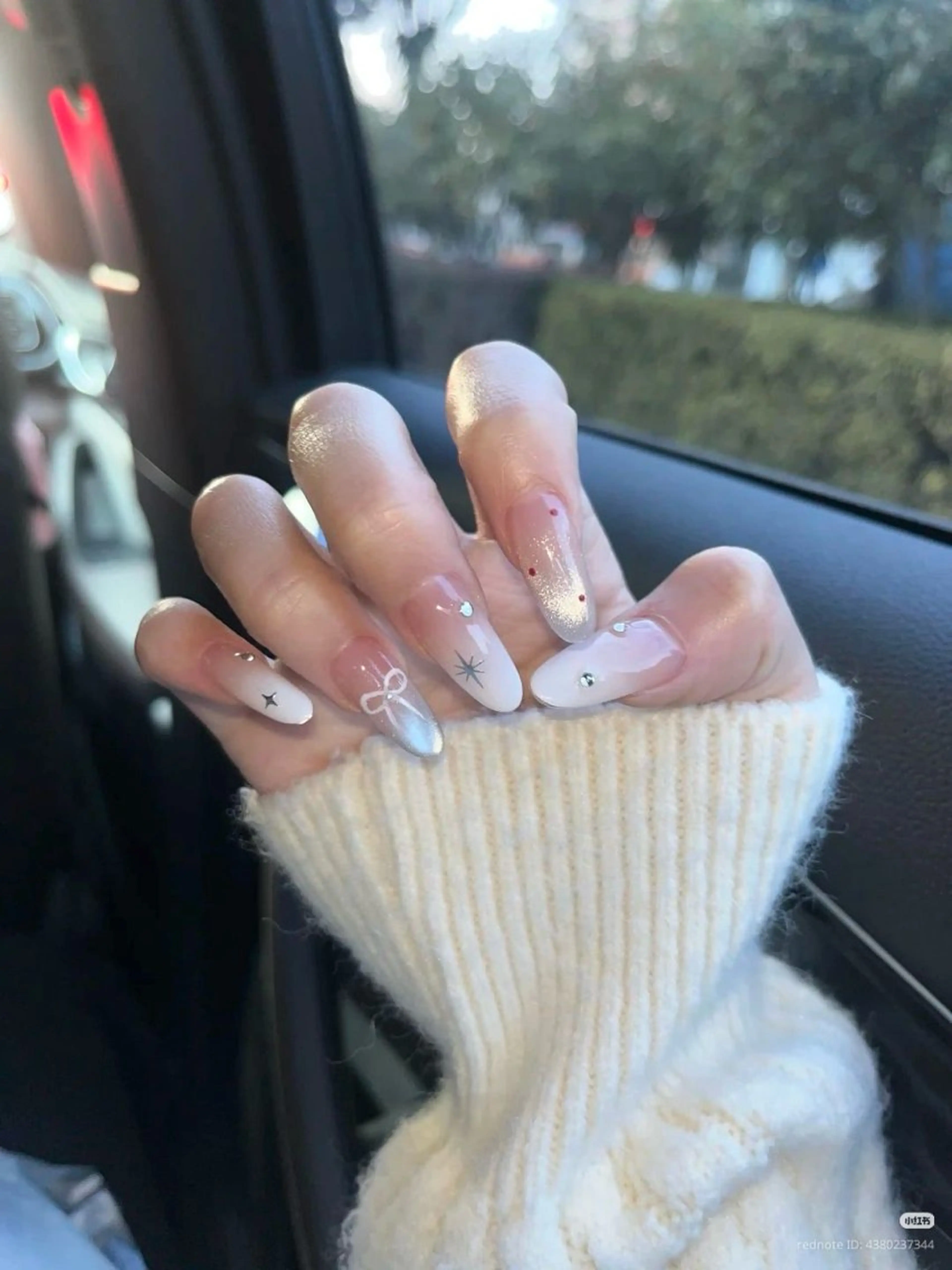 カラー グラデーションカラー ピンクカラー ハンドネイル AIN Nailのネイルデザイン