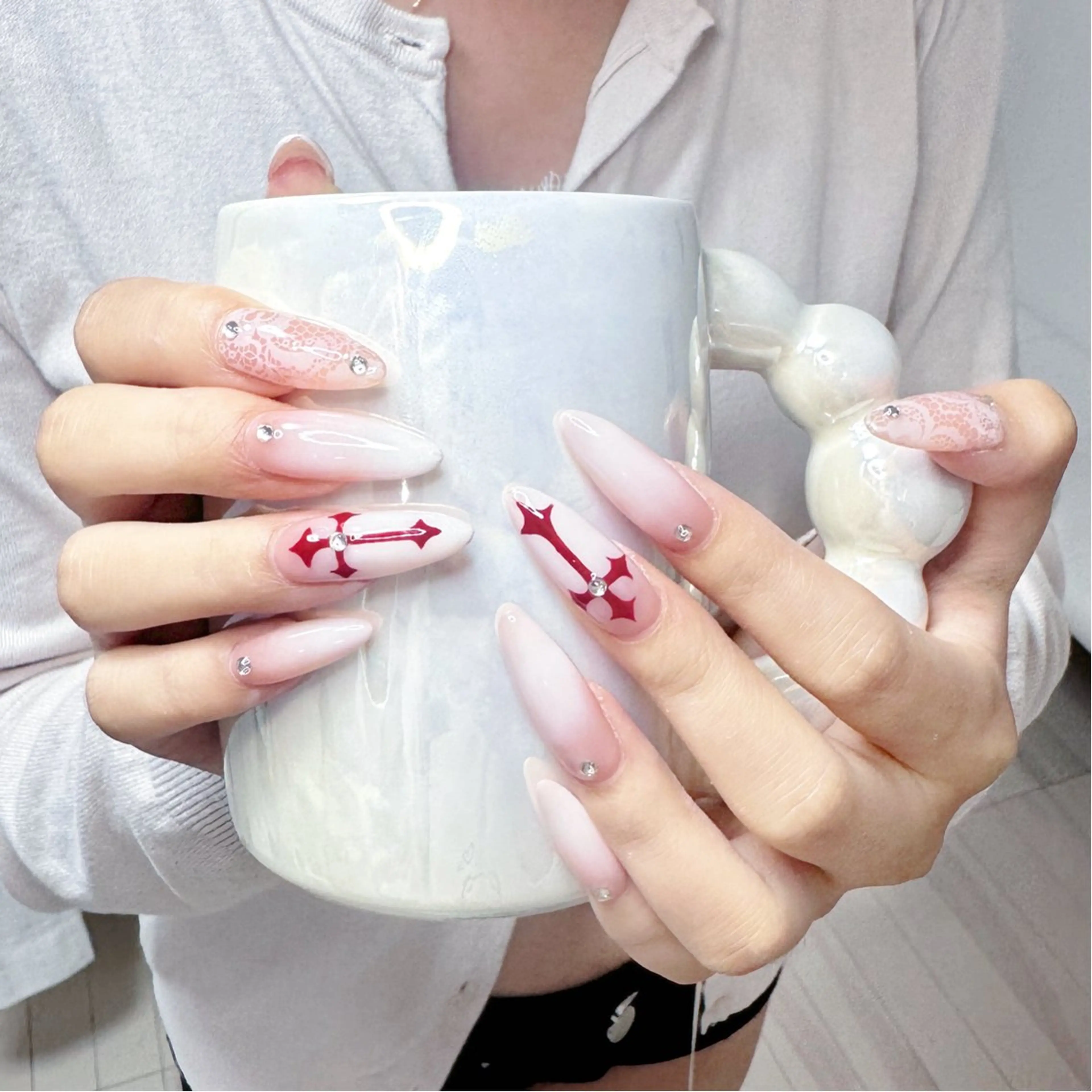 ネイル アートネイル オーロラネイル チークネイル フレンチネイル ガラスフレンチ 🎀YooLi Nail salonのネイルデザイン
