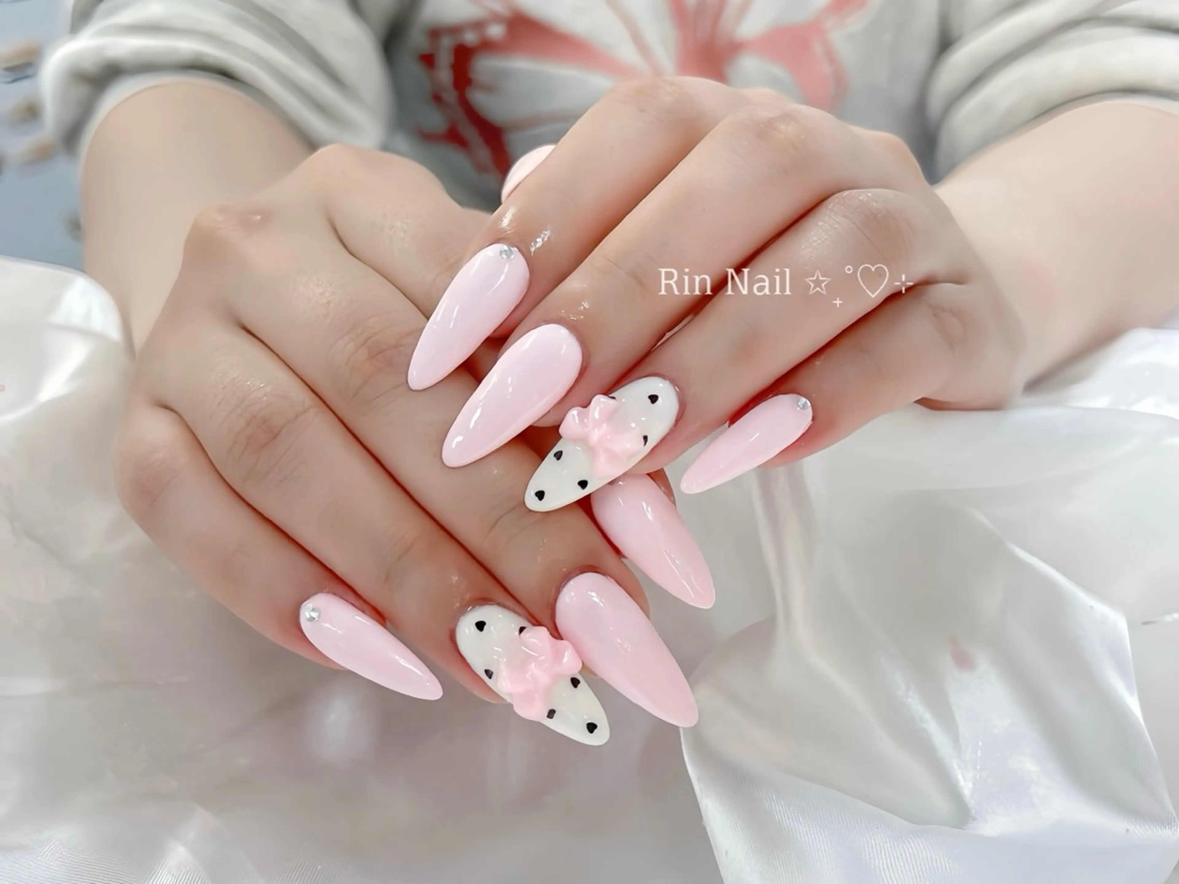 ネイル ボルドー フレンチネイル グラデーション キラキラネイル 韓国ネイル ハンドネイル Rin Nail Shinokuboのネイルデザイン