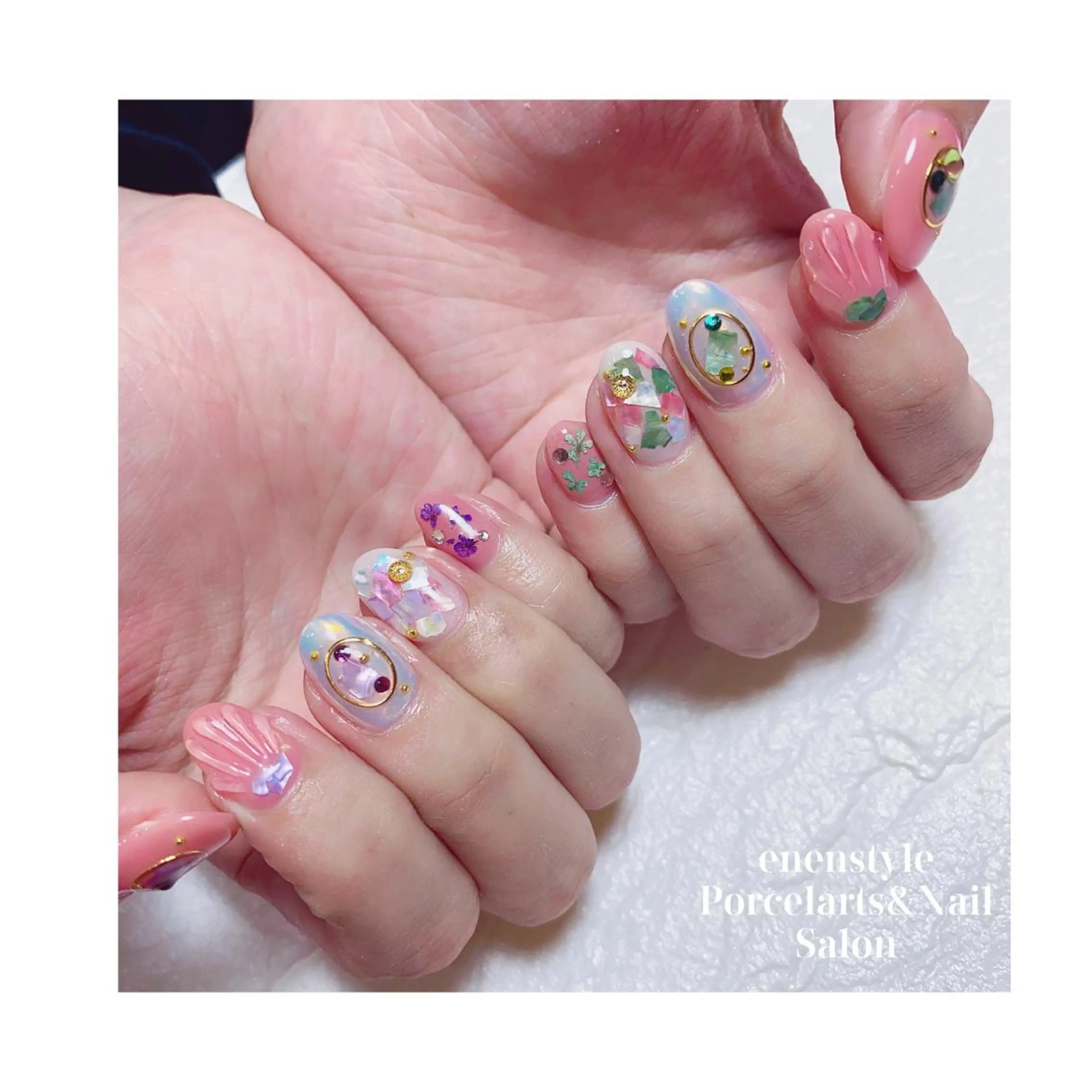 ミディアム ネイル ジェルネイル ニュアンスネイル オフィスネイル ワンカラーネイル パラジェル ハンドネイル 👑enen style👑のネイルデザイン