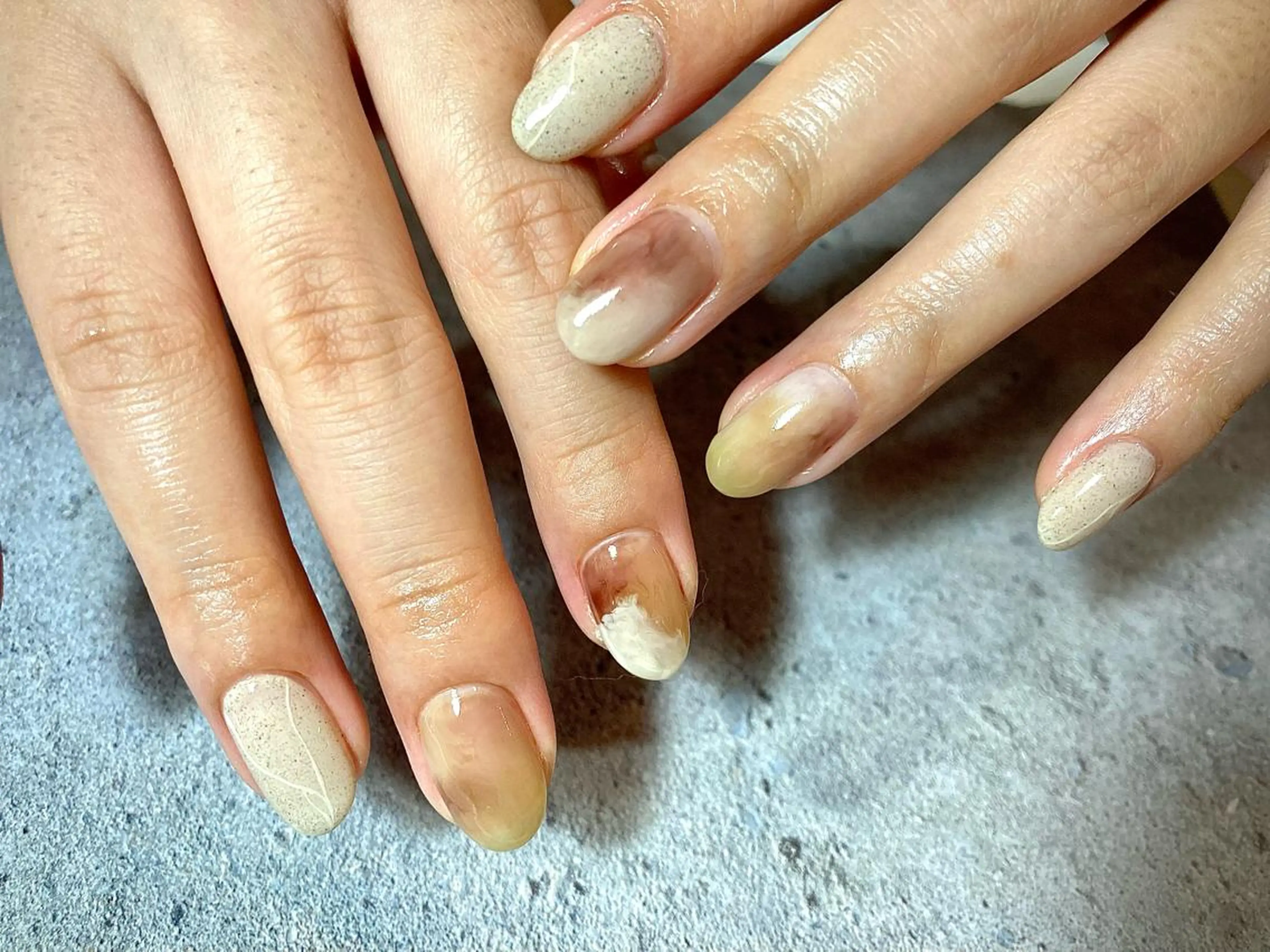 ショート カラー ネイル マツエク・マツパ illum hicariのネイルデザイン