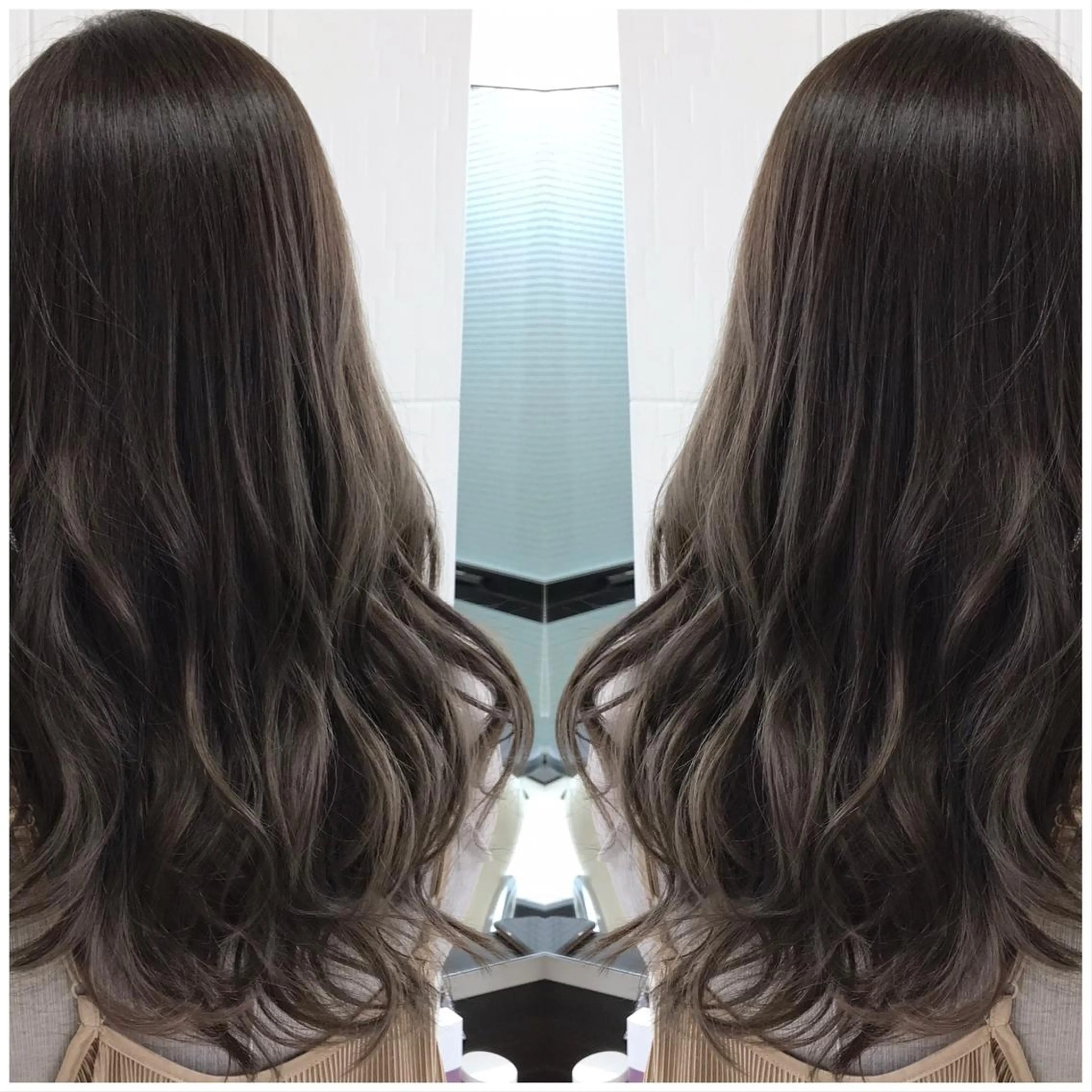 ロング カラー アッシュ ブリーチ 透明感カラー グレージュ ブリーチなしカラー ヘアカラー トリートメント ハタケヤマヨシキ ／BOOTHのヘアスタイル