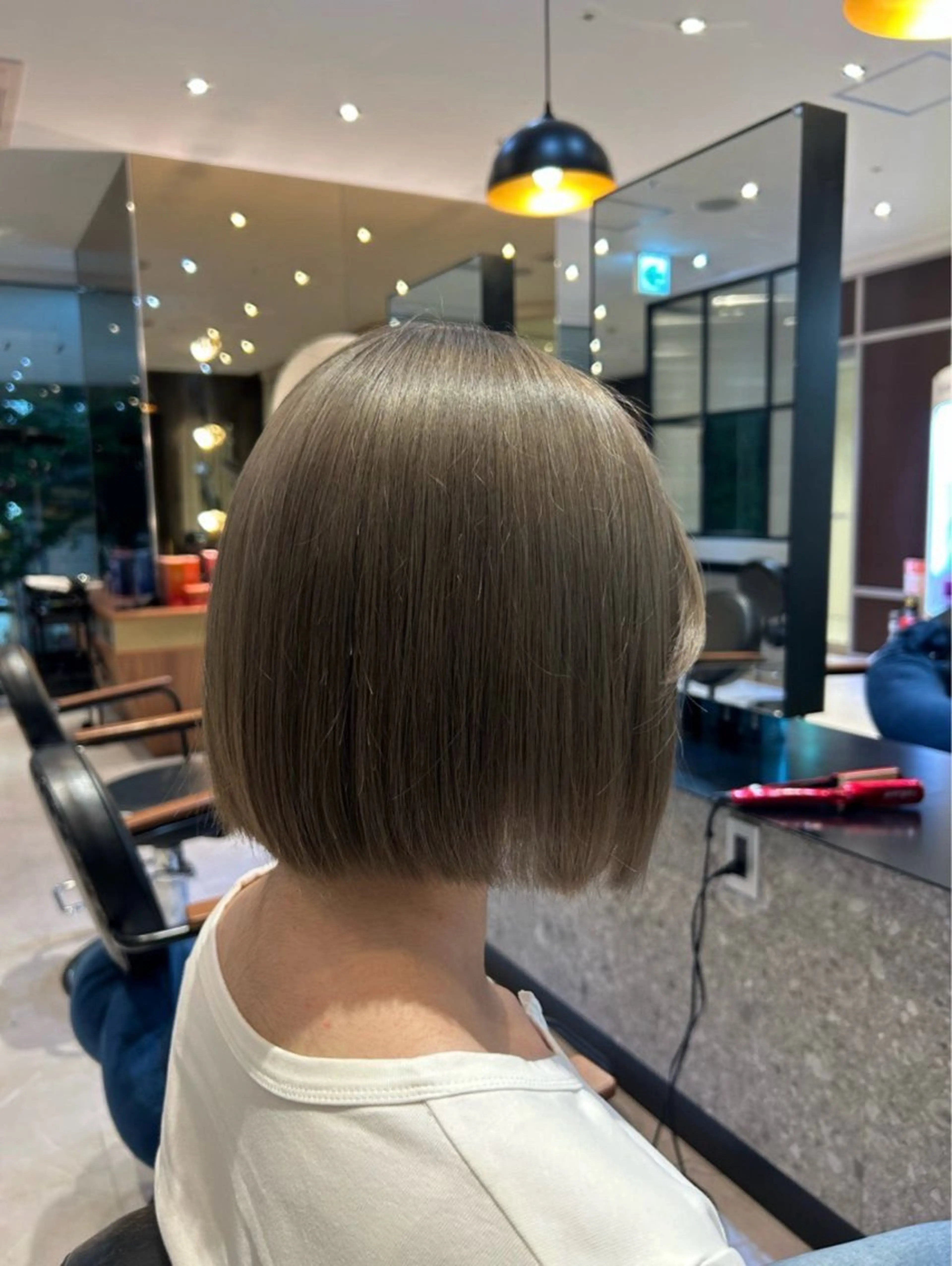 ミディアム 中西 小雪のヘアスタイル