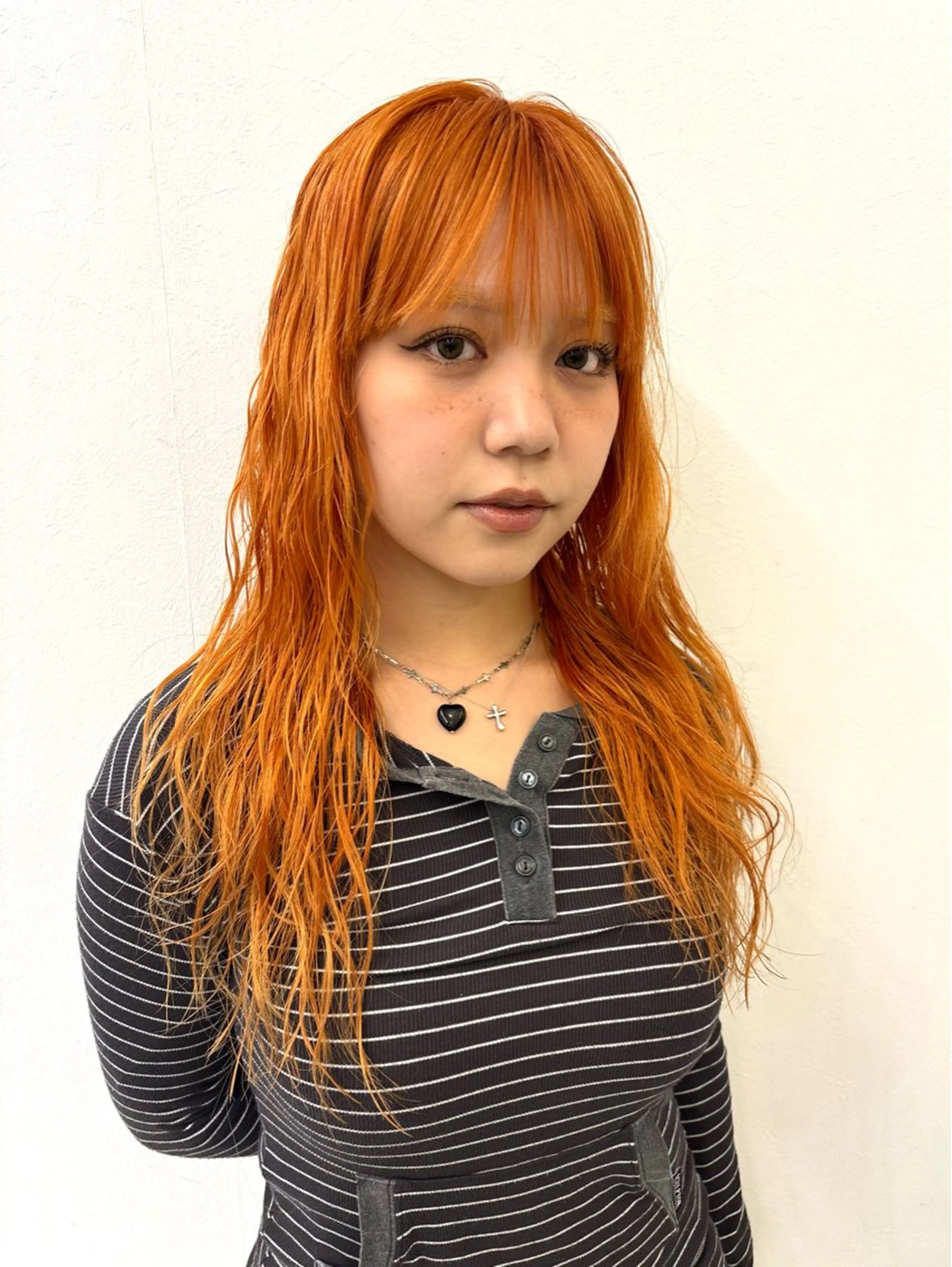 セミロング カラー オレンジ IO/ブリーチカラー 特化美容師✨のヘアスタイル