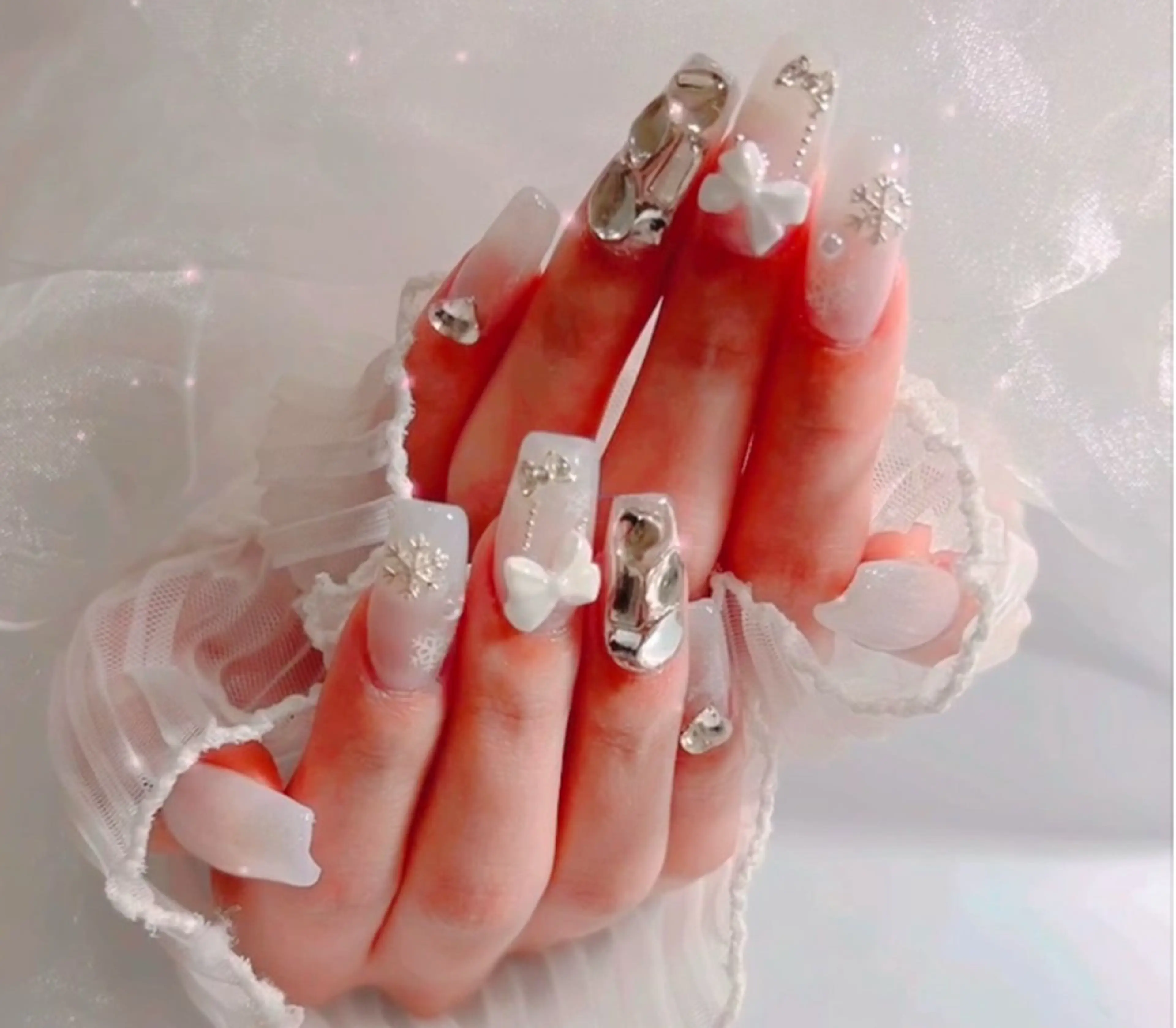 ネイル 長さ出し ハート キラキラネイル リボン スカルプネイル エムネイル サロンのネイルデザイン