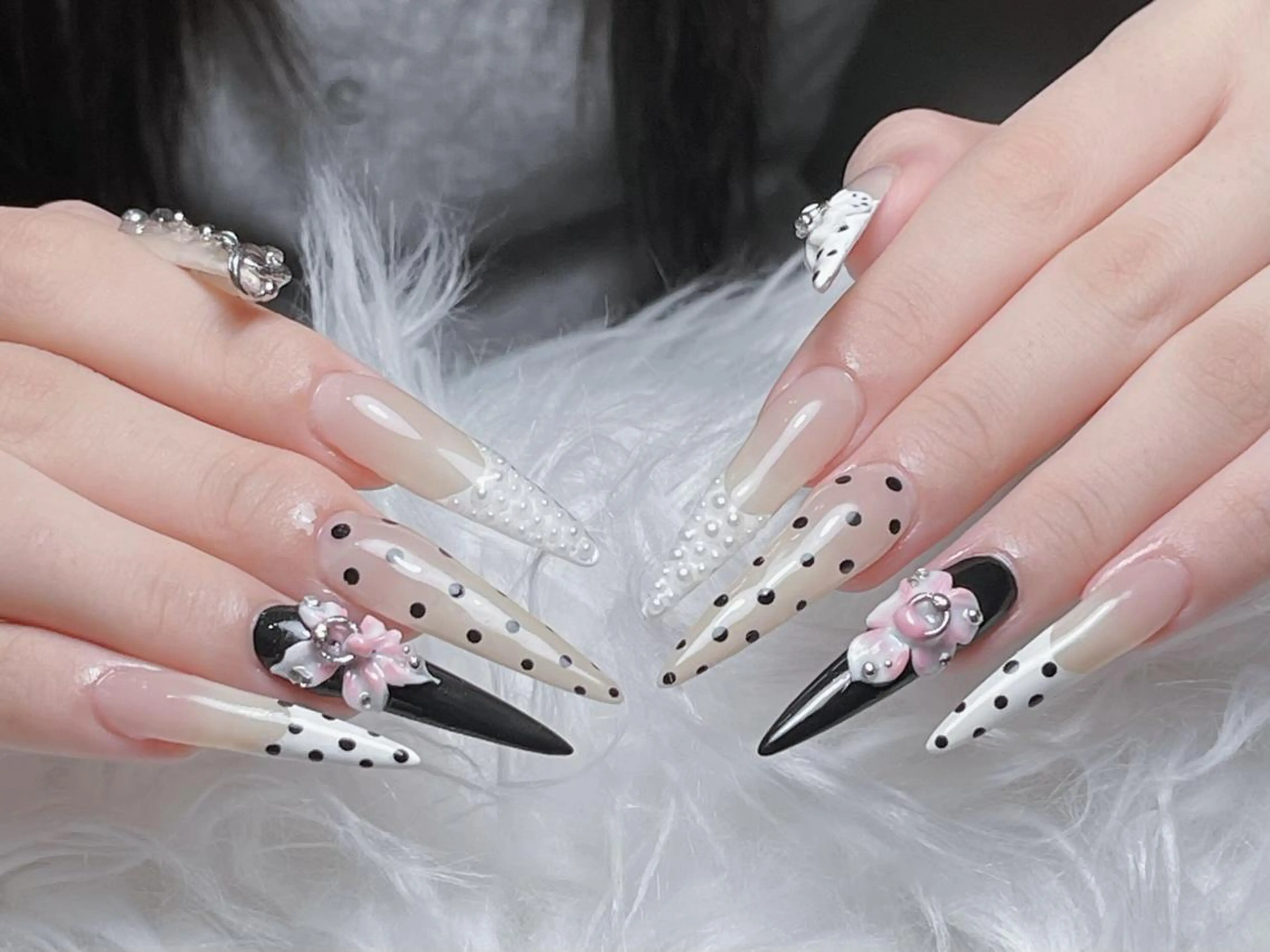 ネイル 長さ出し グラデーション 卒業式 キラキラネイル マグネットネイル ハンドネイル Belle Nail Salonのネイルデザイン