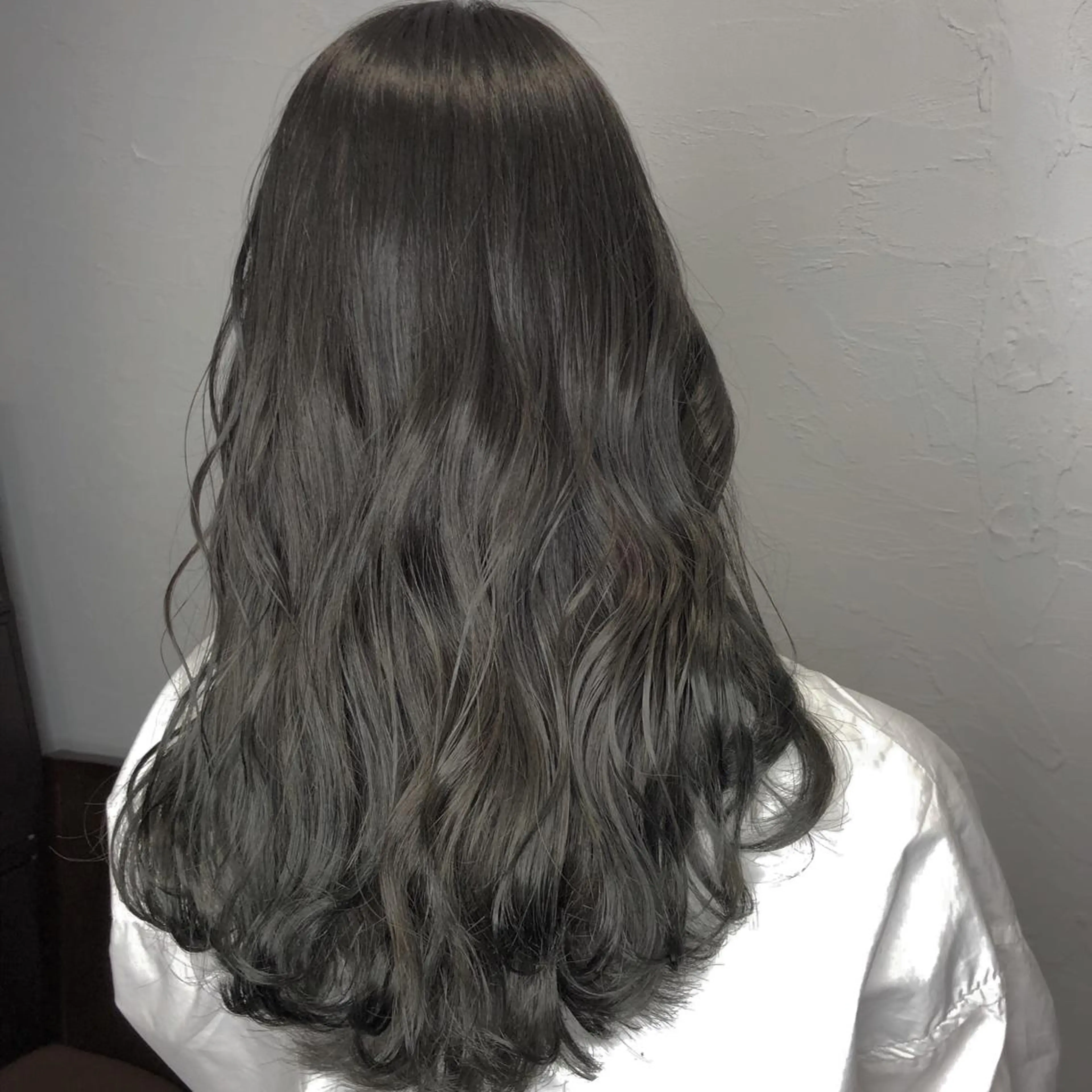 セミロング 髪質改善、縮毛矯正 酸性縮毛矯正のヘアスタイル