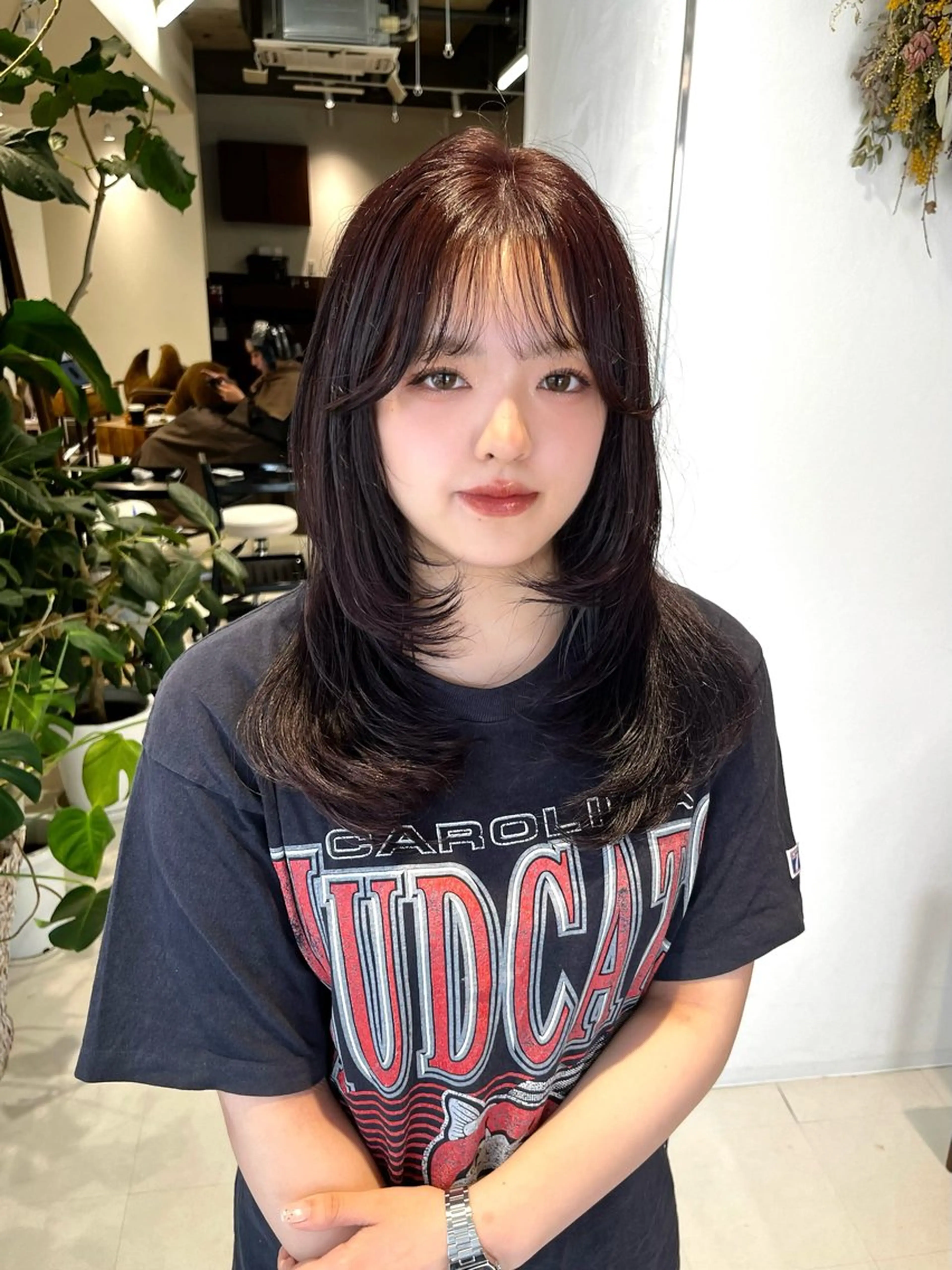 ミディアム カラー ブラウンカラー ラベンダーカラー ラベンダーブラウン カット ヘアカラー トリートメント レイヤーカット/ブラ ウンカラー/河野凜のヘアスタイル