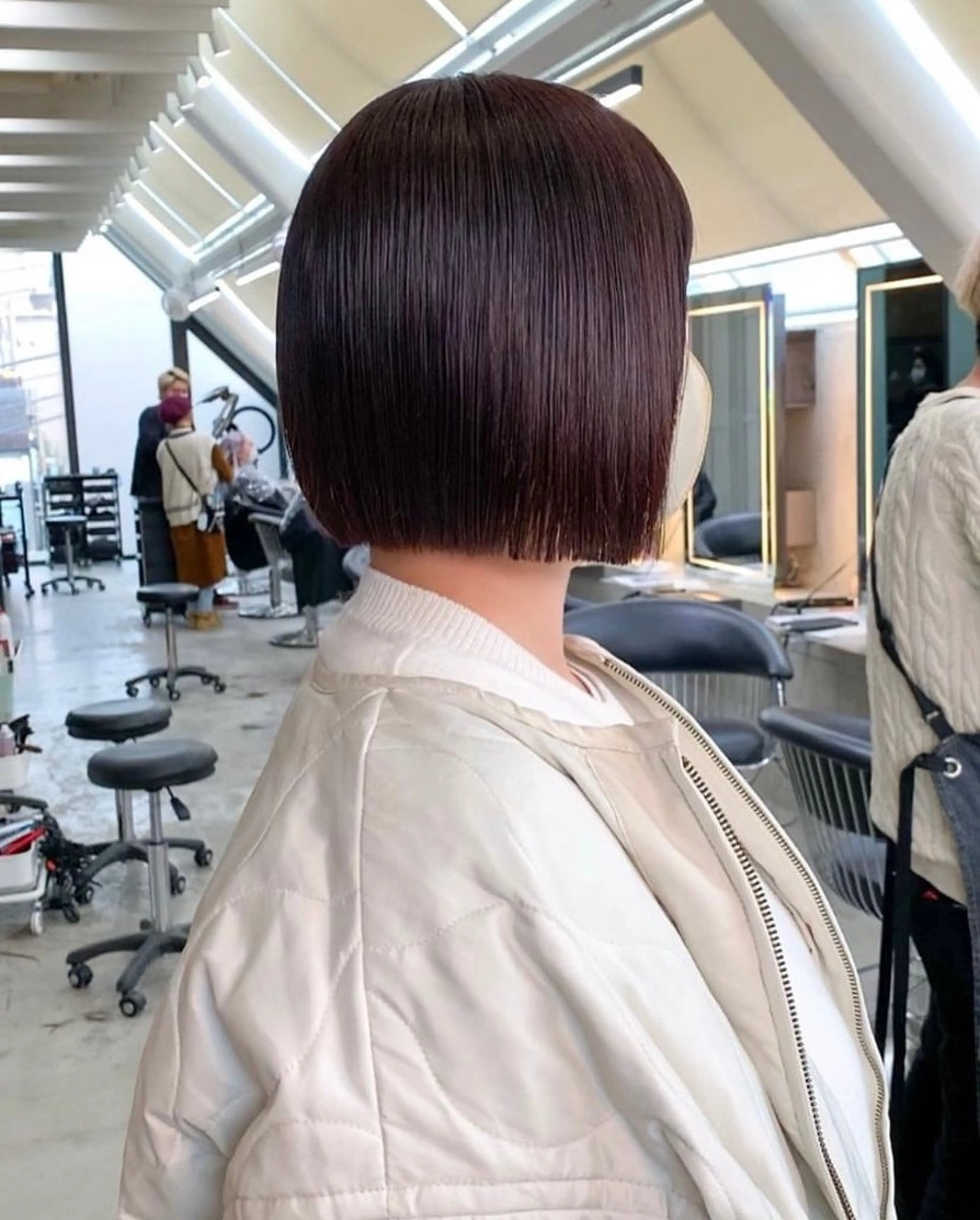 ミディアム カット ヘアカラー 縮毛矯正 トリートメント 💖ボブ/髪質改善 顔周りレイヤー/ユイのヘアスタイル