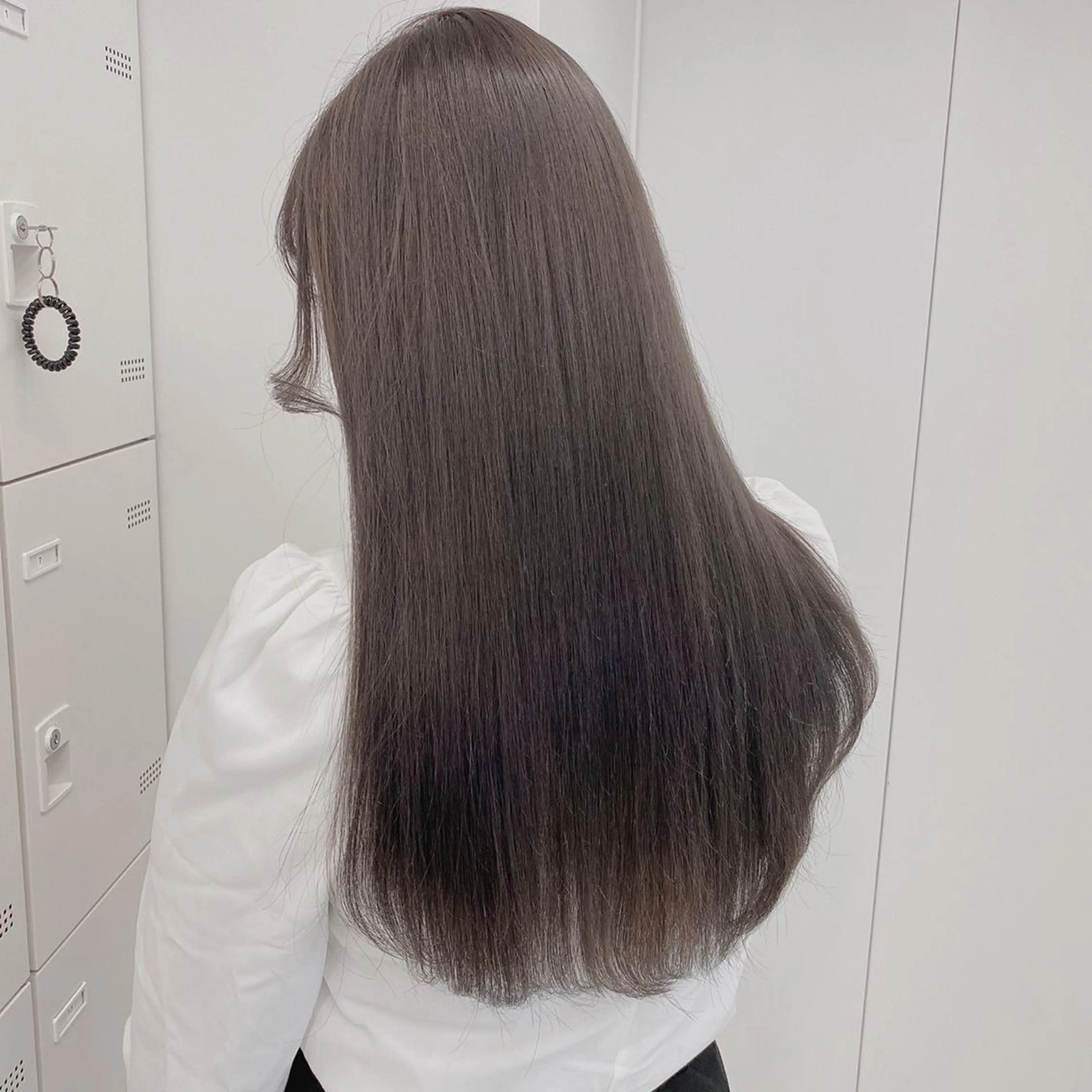 セミロング カラー ヘアアレンジ ネイル マツエク・マツパ ベージュグレージュ 💕しゅーじ💕のヘアスタイル