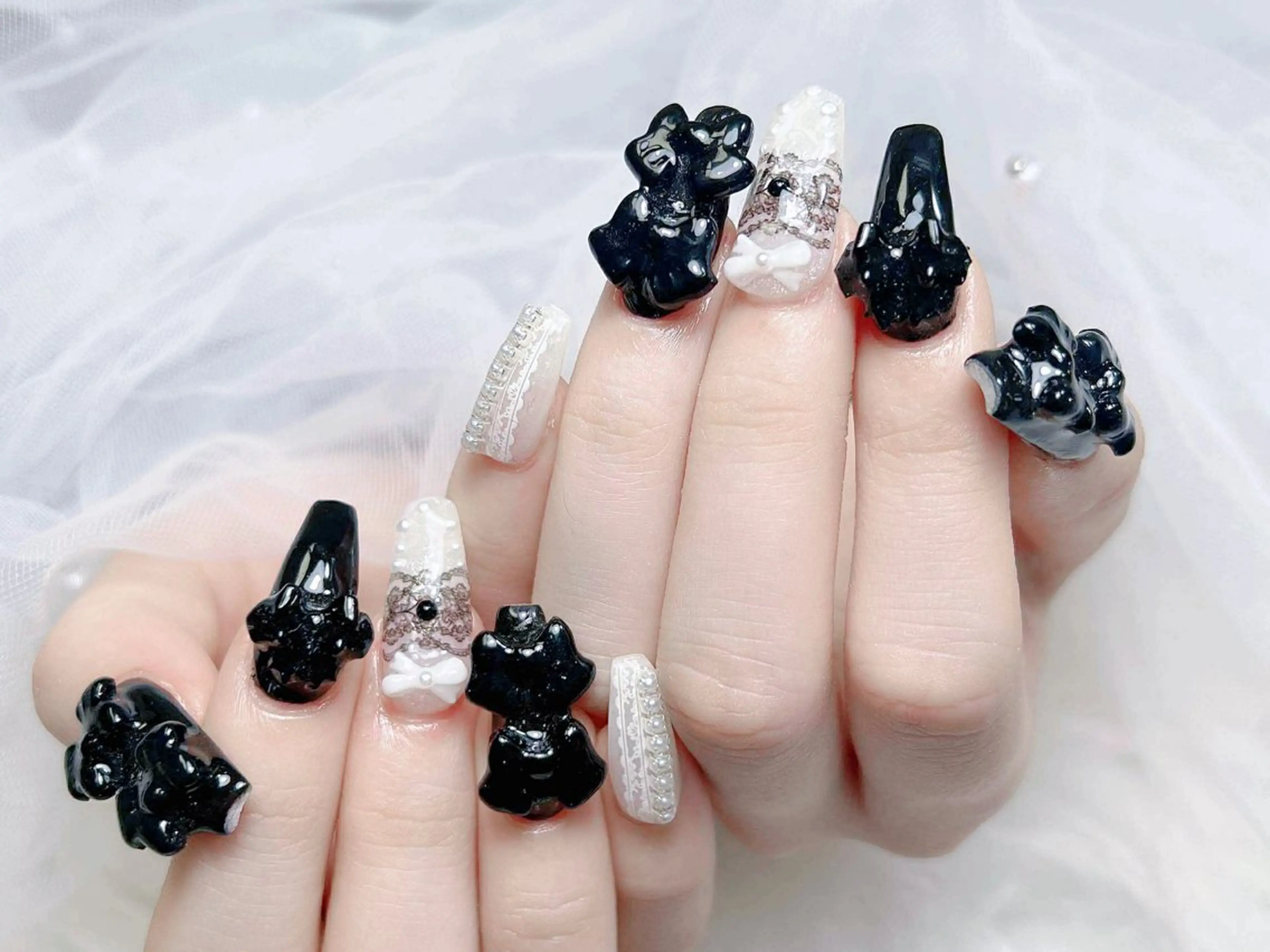 ネイル 成人式 ロングネイル マグネットネイル 大理石ネイル(マーブル) リボン ハンドネイル MoMoA Nail ネイル長さ出し専門店のネイルデザイン