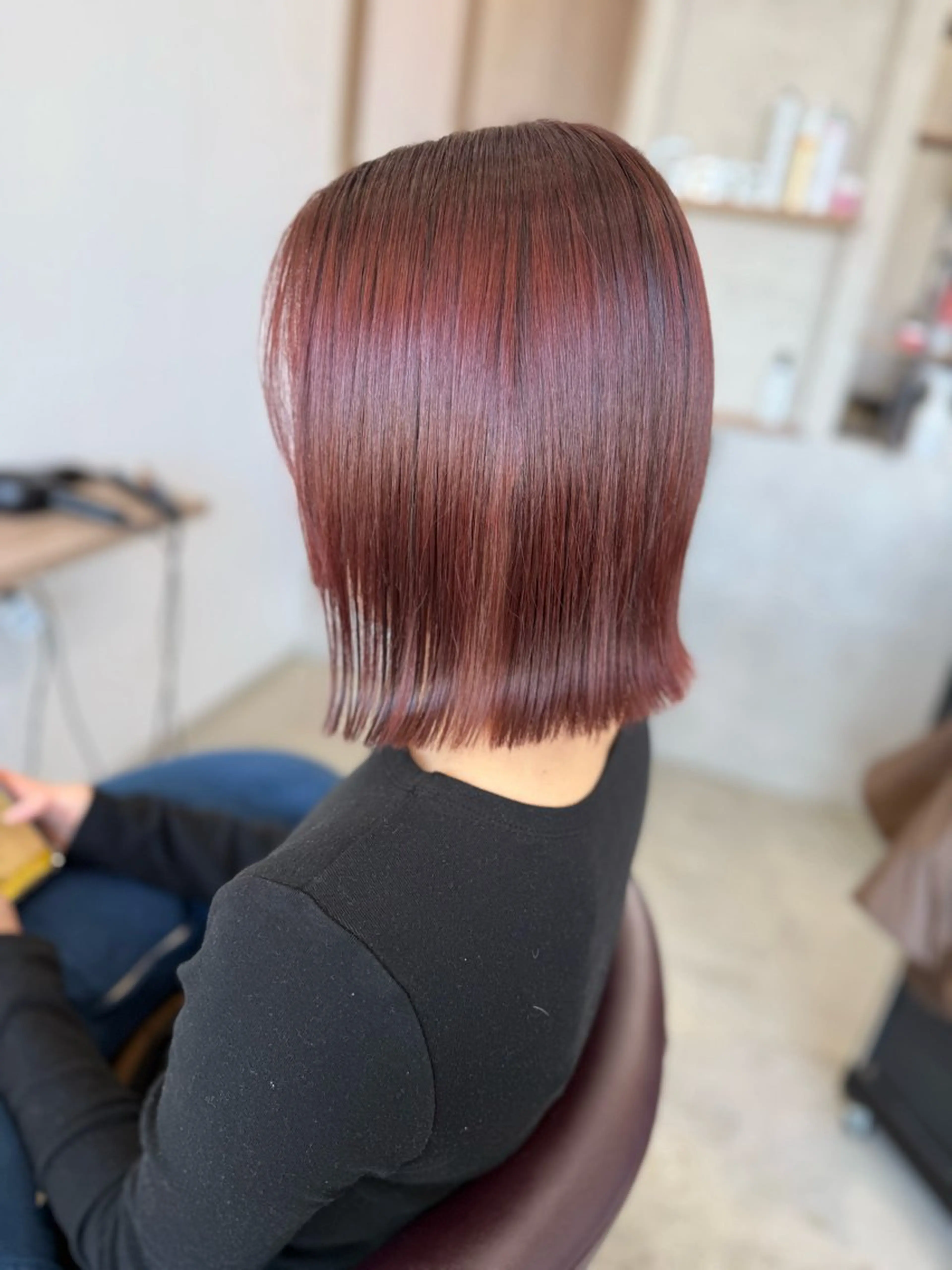 ミディアム 切りっぱなしボブ ボブ カット ヘアカラー トリートメント 志賀 美沙のヘアスタイル