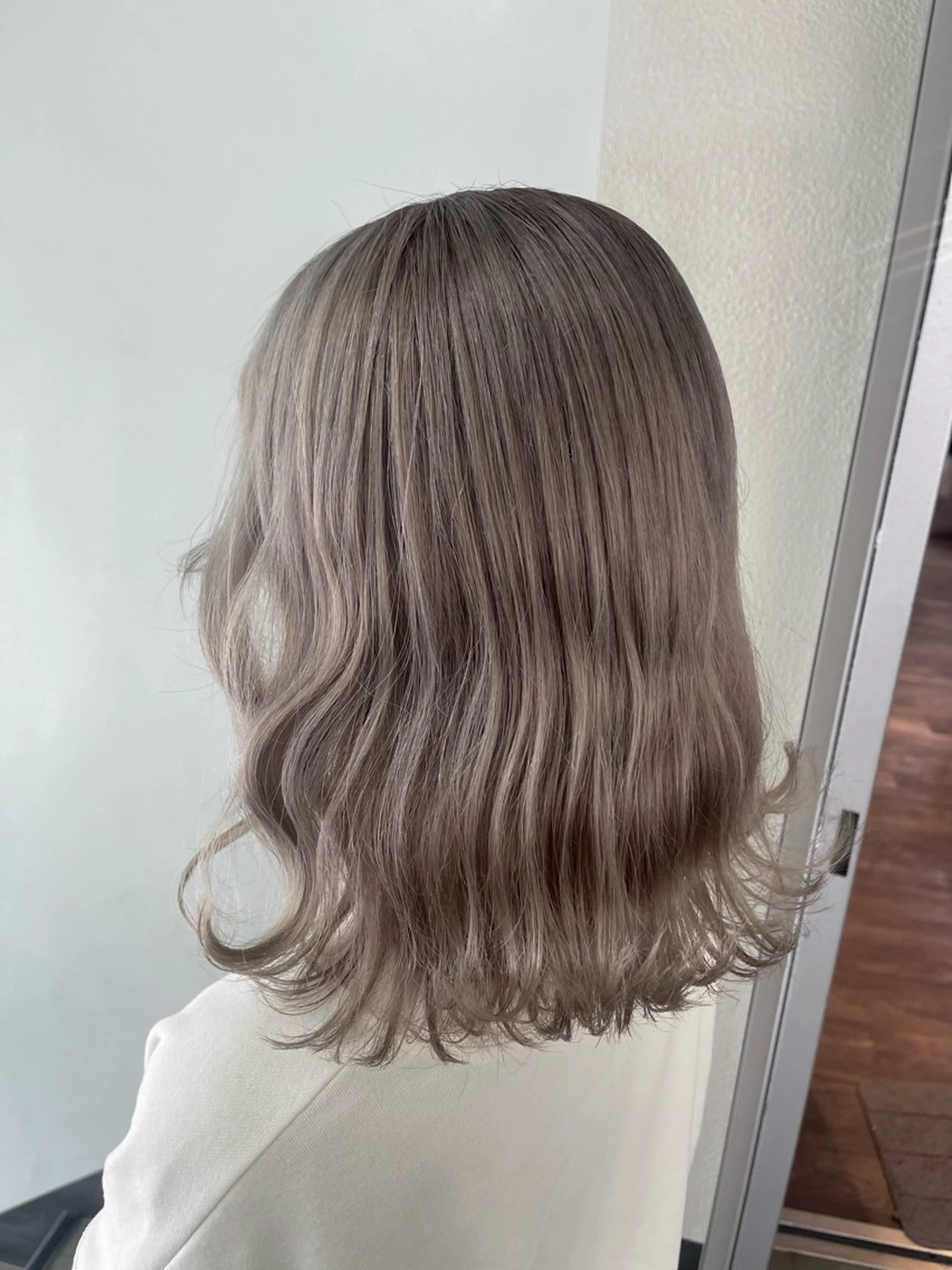 ロング カラー 岩谷/ブリーチ 🪽透明感カラーのヘアスタイル