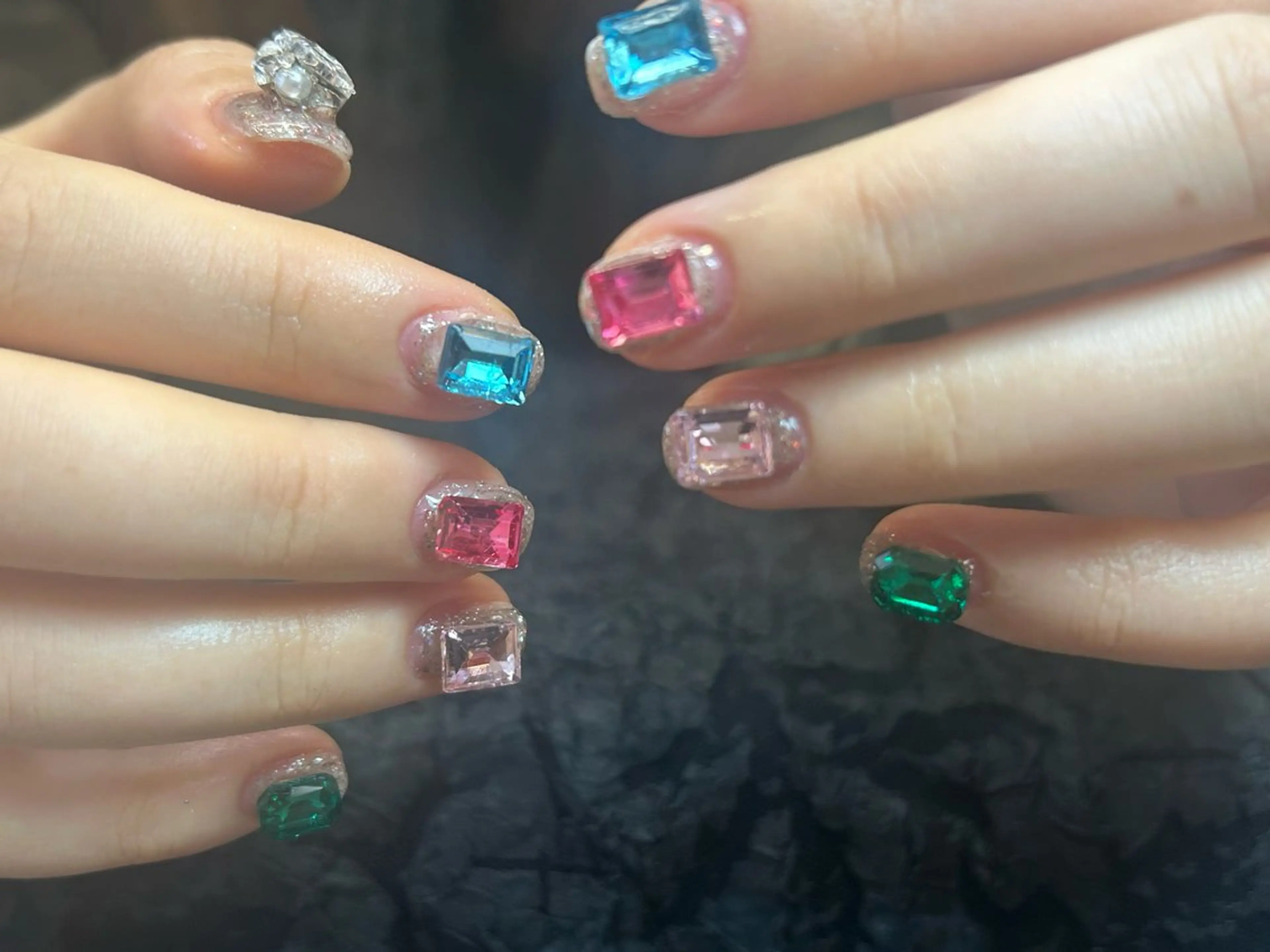 ネイル オーロラネイル フラッシュネイル フラワーネイル フレンチネイル キラキラネイル ハンドネイル 🌟桜beauty 🌟プロ ネイリストのネイルデザイン