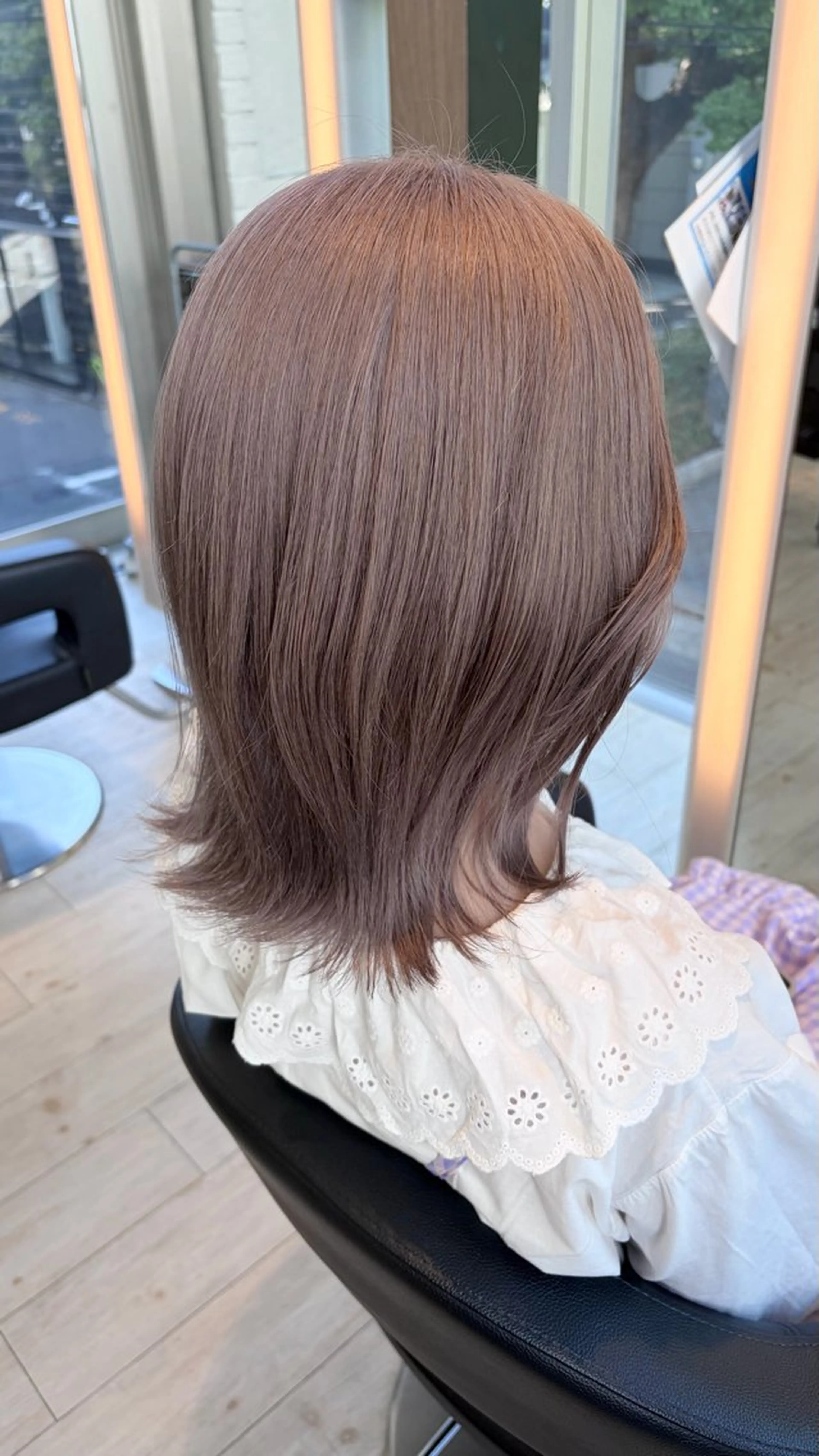 ミディアム カラー カット ヘアカラー トリートメント ブリーチ/髪質改善/ ハイトーン/暖色のヘアスタイル