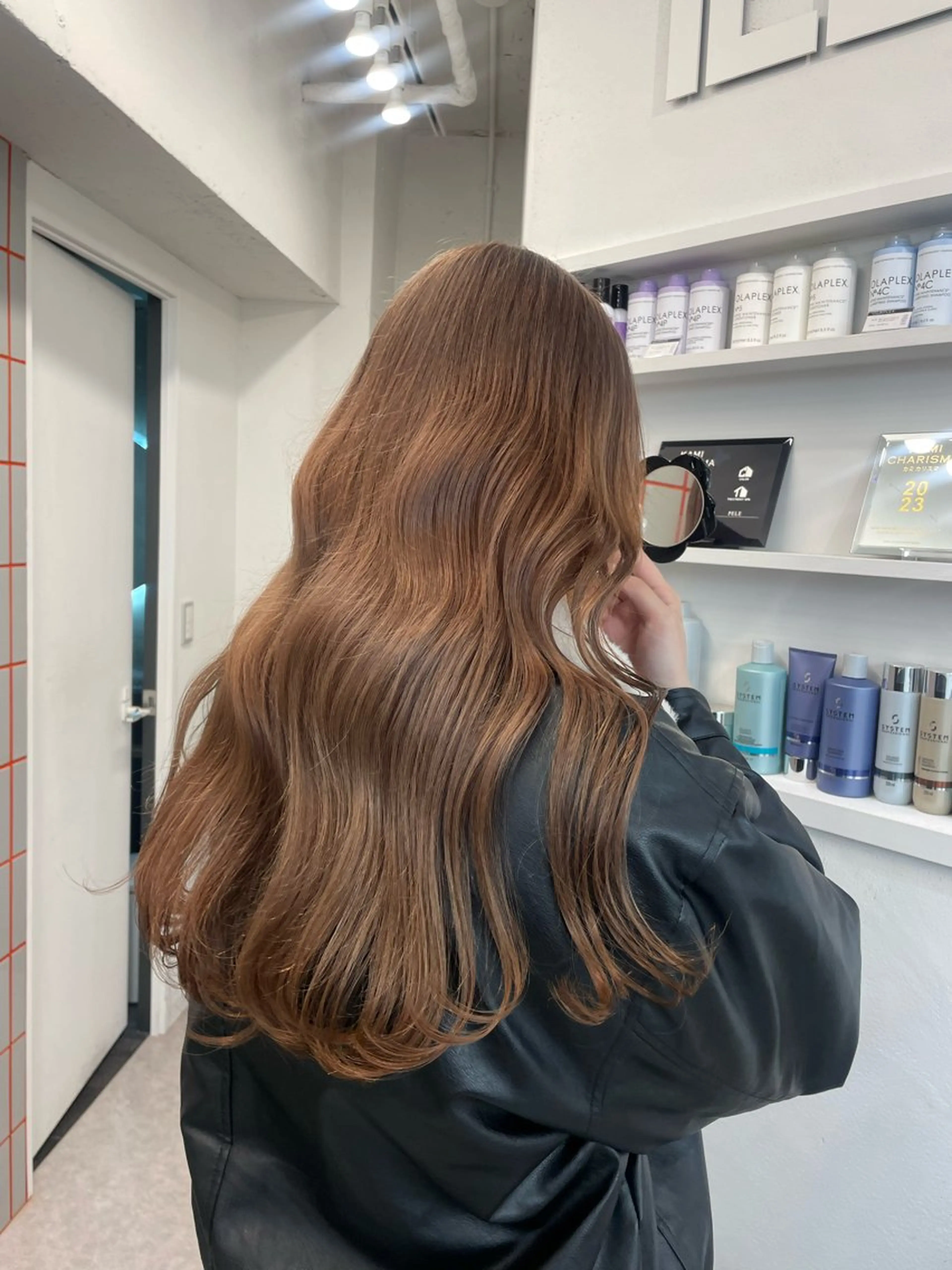 ロング PELE所属・💍透明感 💖艶ミルクティーのヘアスタイル