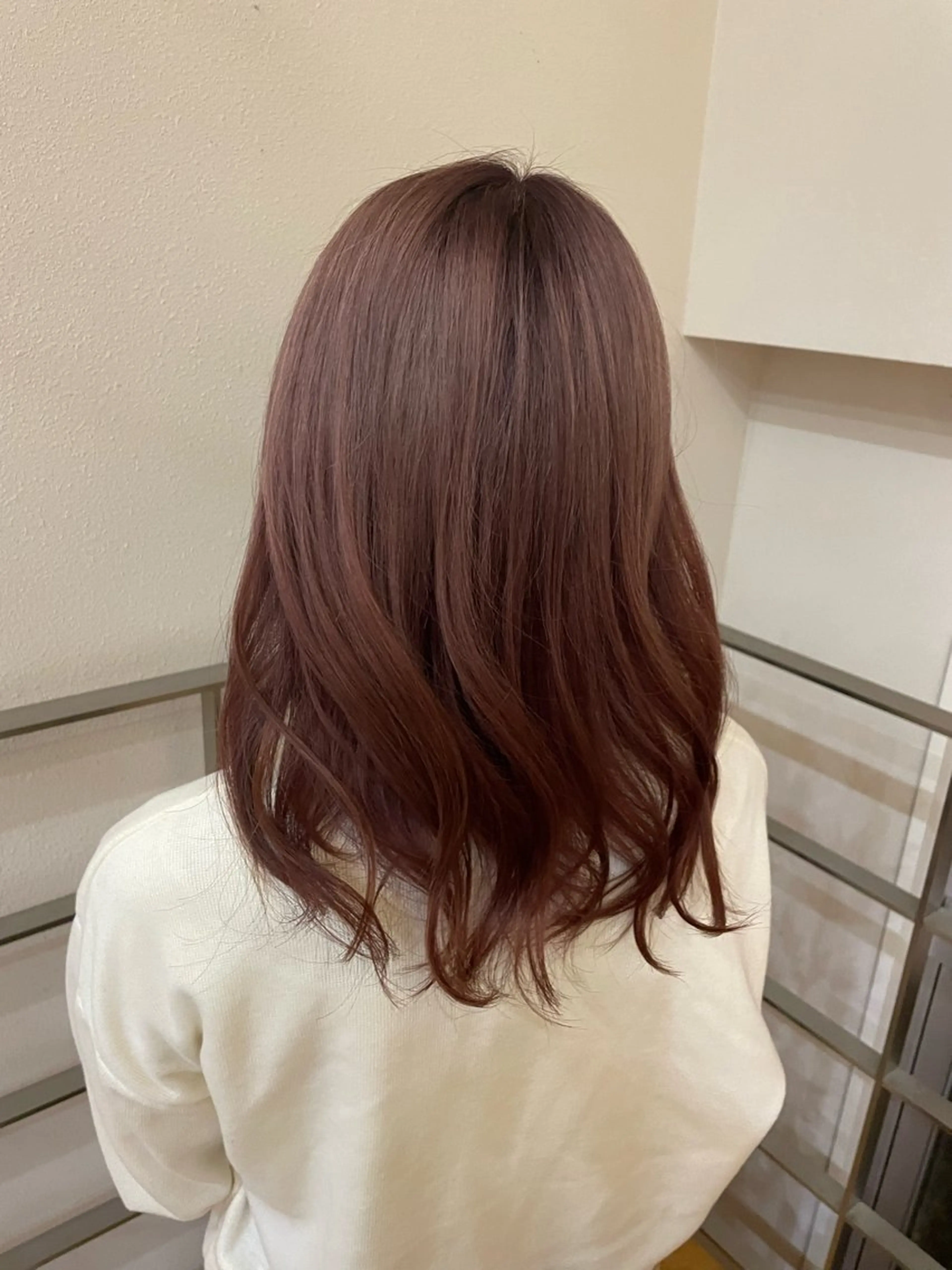 セミロング カラー めぞんどぼーて REINAのヘアスタイル