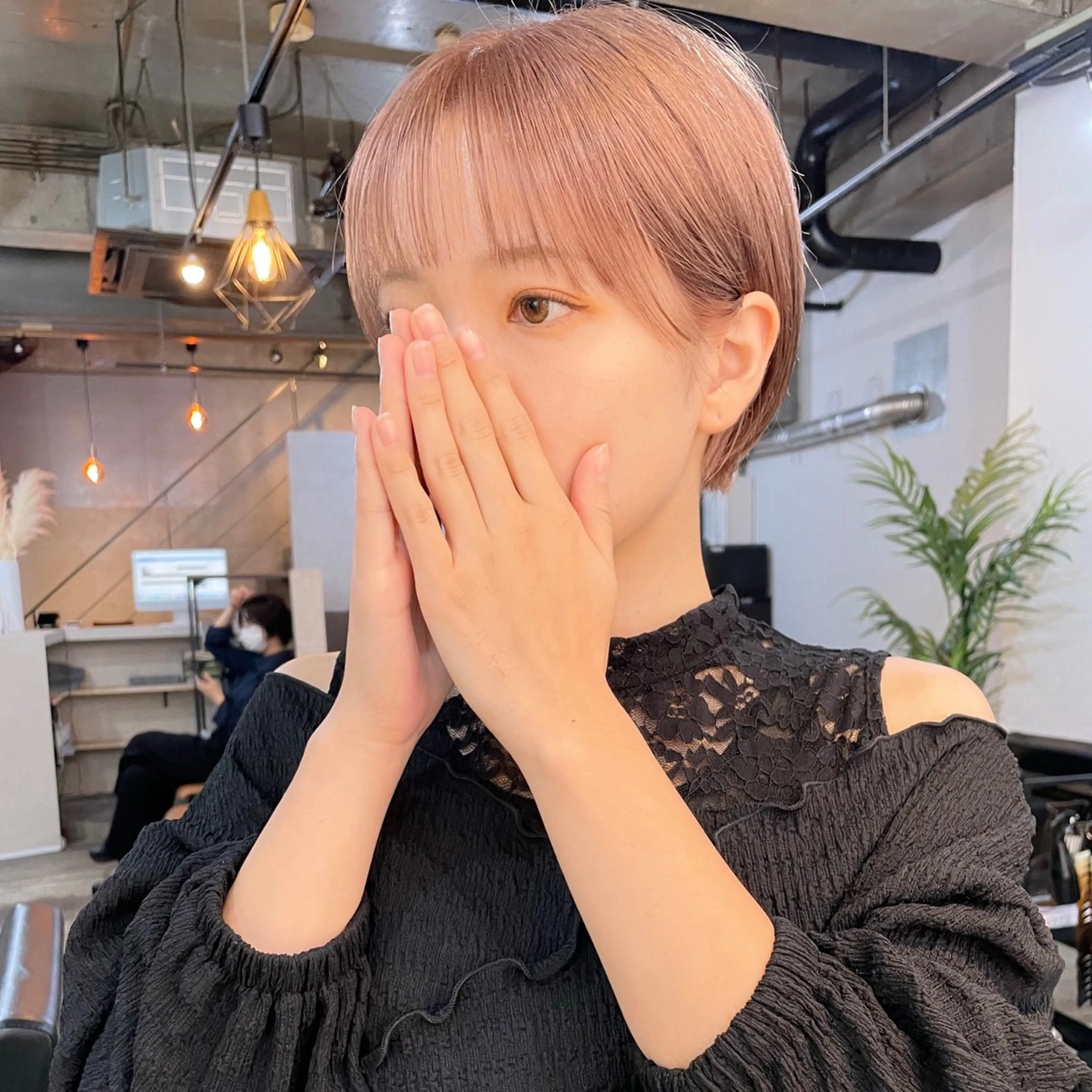 ショート カット ヘアカラー トリートメント 🎗️comoda 神戸三宮 髪質改善のヘアスタイル