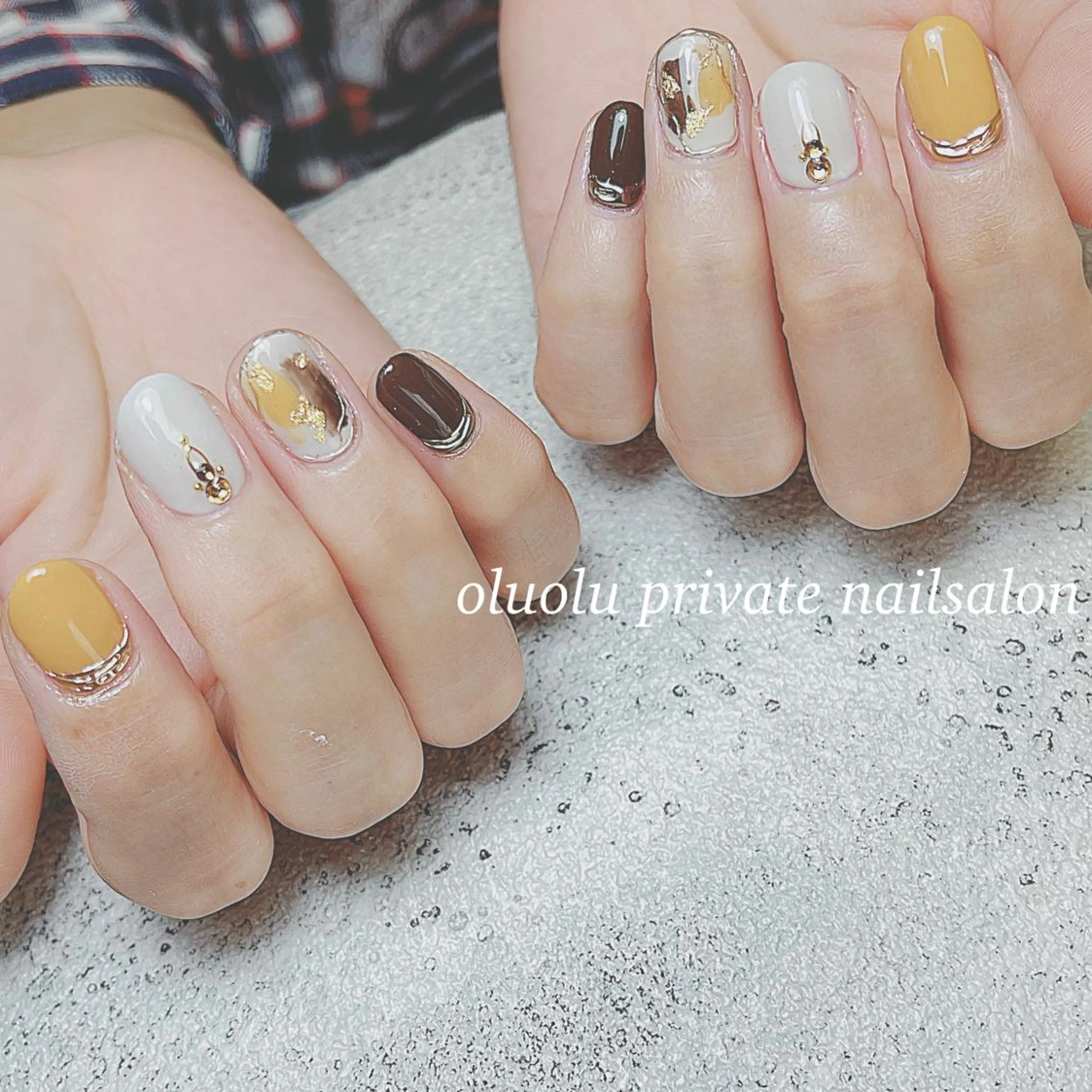 ネイル アートネイル ブラウン フットネイル ミラーネイル 持ち込み ハンドネイル 大村 紬華のネイルデザイン