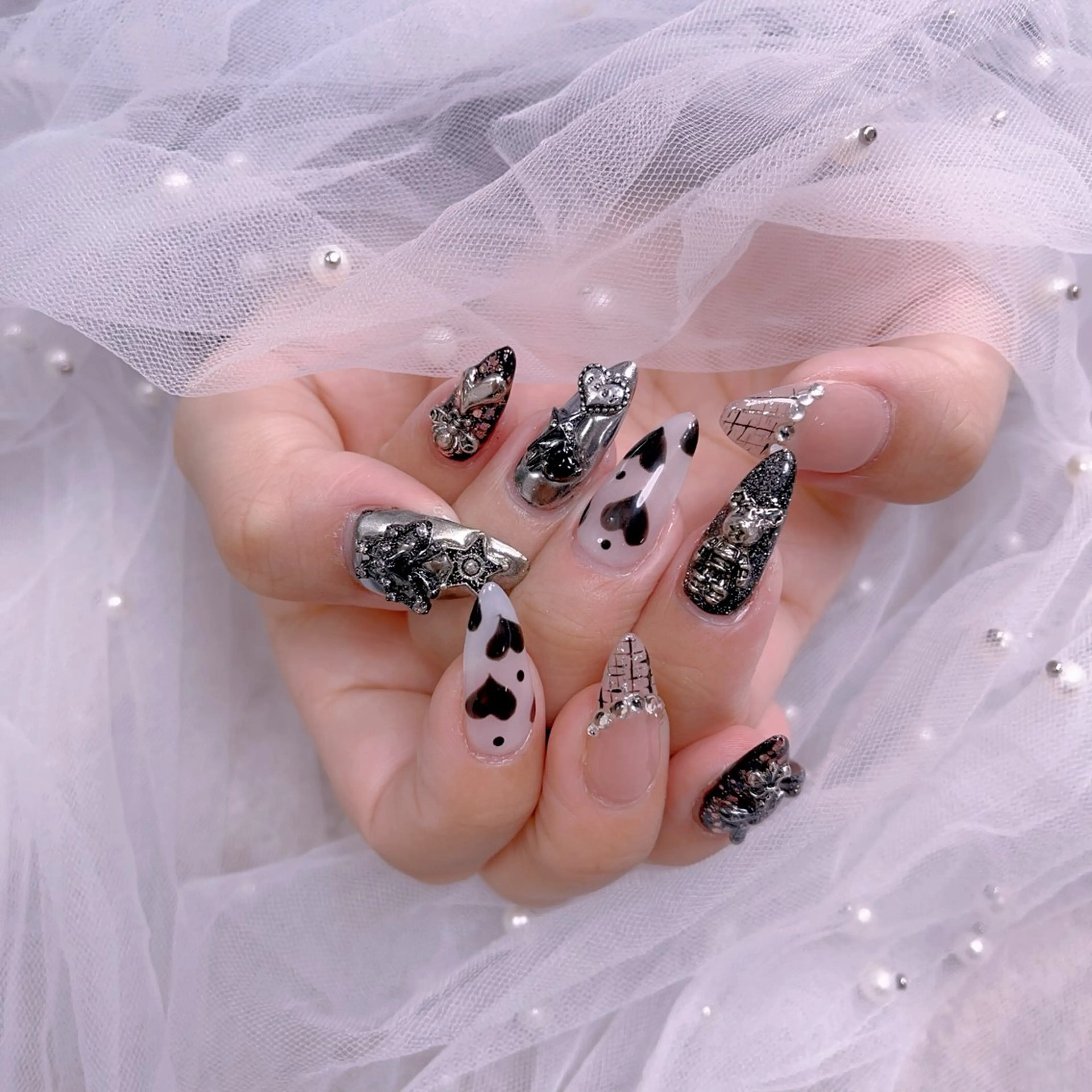 メンズ ネイル アートネイル フレンチネイル ジェルネイル キラキラネイル パラジェル Bloom スカルプ専門店のネイルデザイン