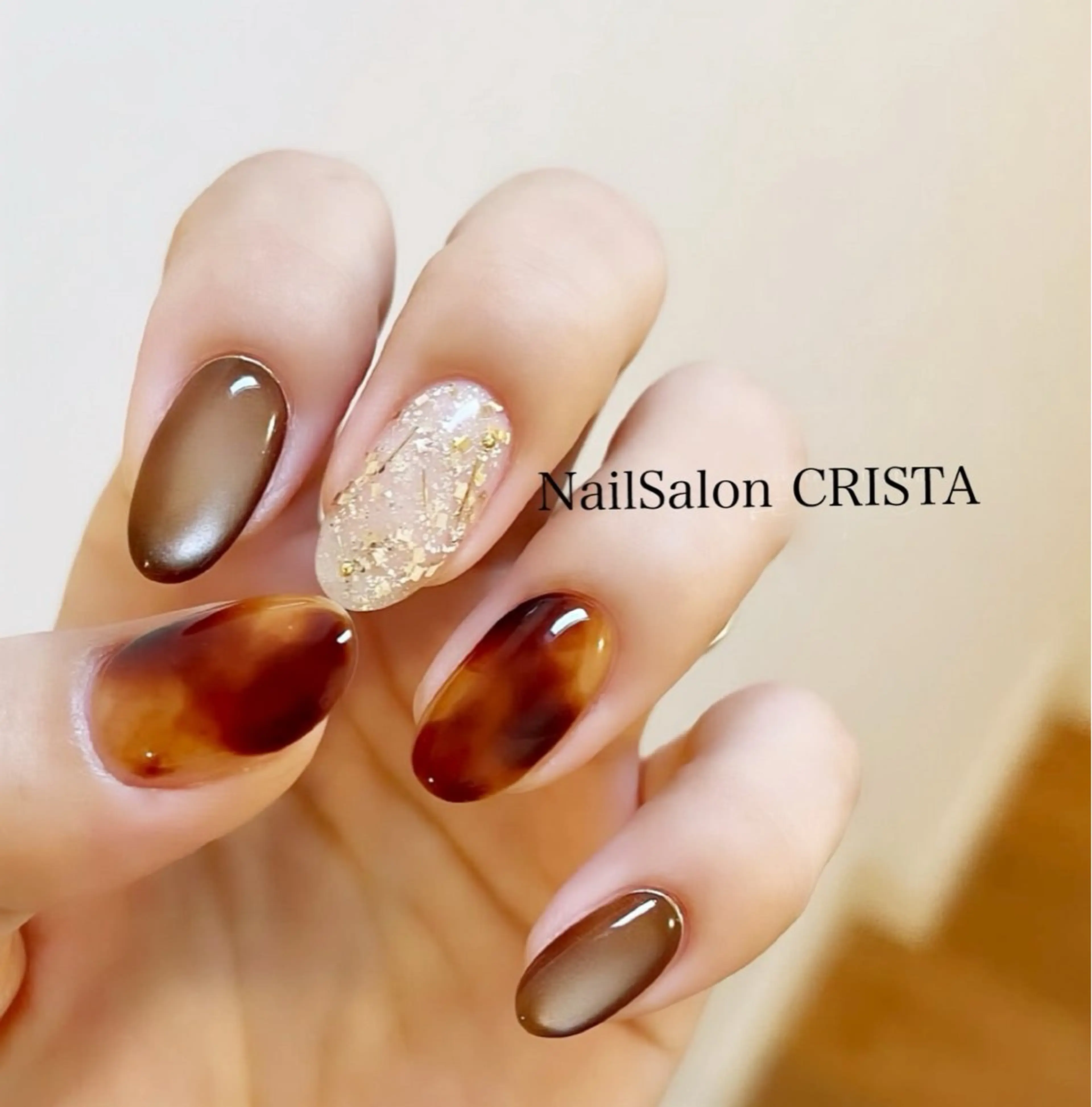 ネイル フットネイル ジェルネイル マグネットネイル オフィスネイル ワンカラーネイル 🤍CRISTA yui🤍のネイルデザイン