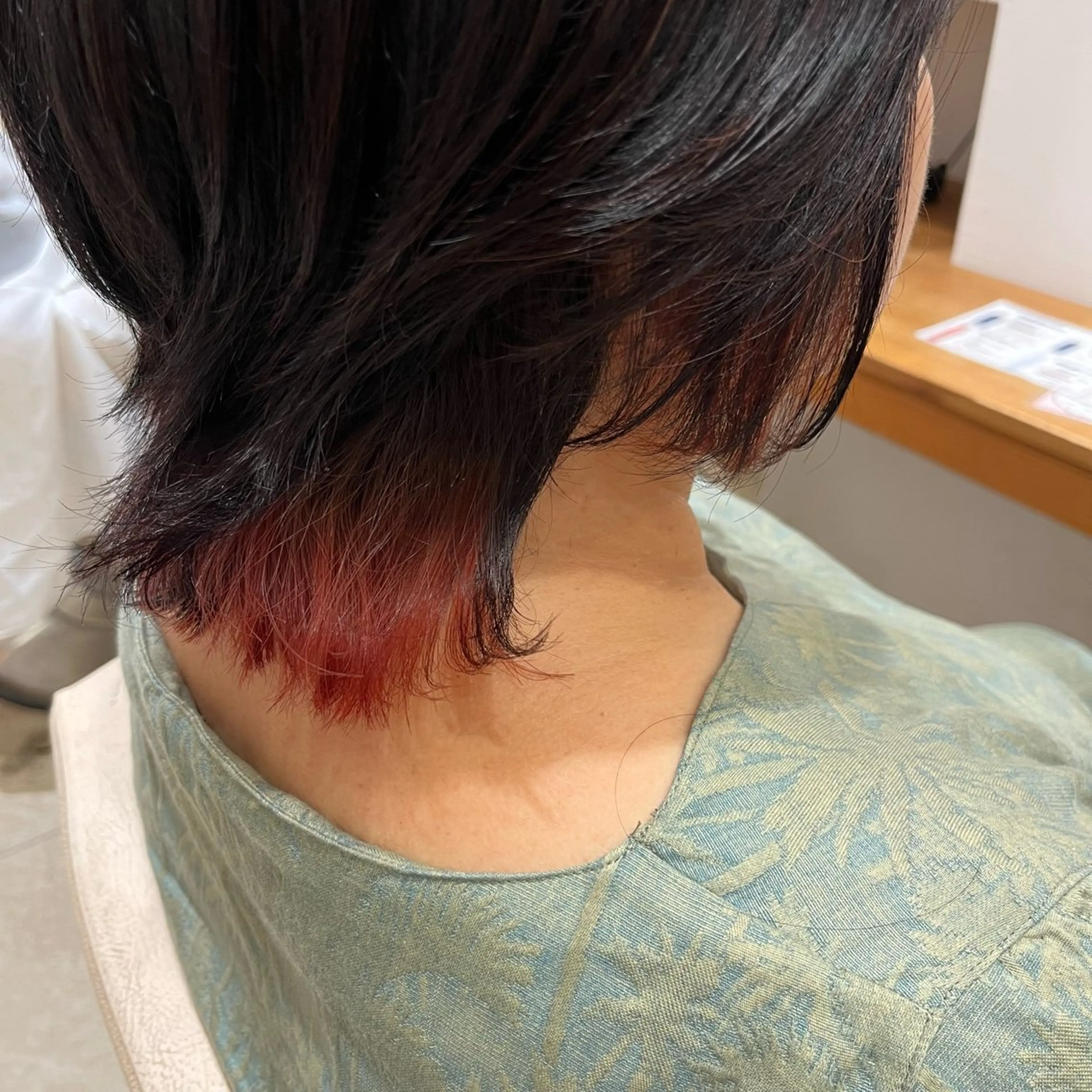 ショート カラー ブリーチ インナーカラー ブリーチなしカラー レッドカラー ウルフカット 髪質改善カラー 貝本 遥那 🧸⸝⋆*のヘアスタイル