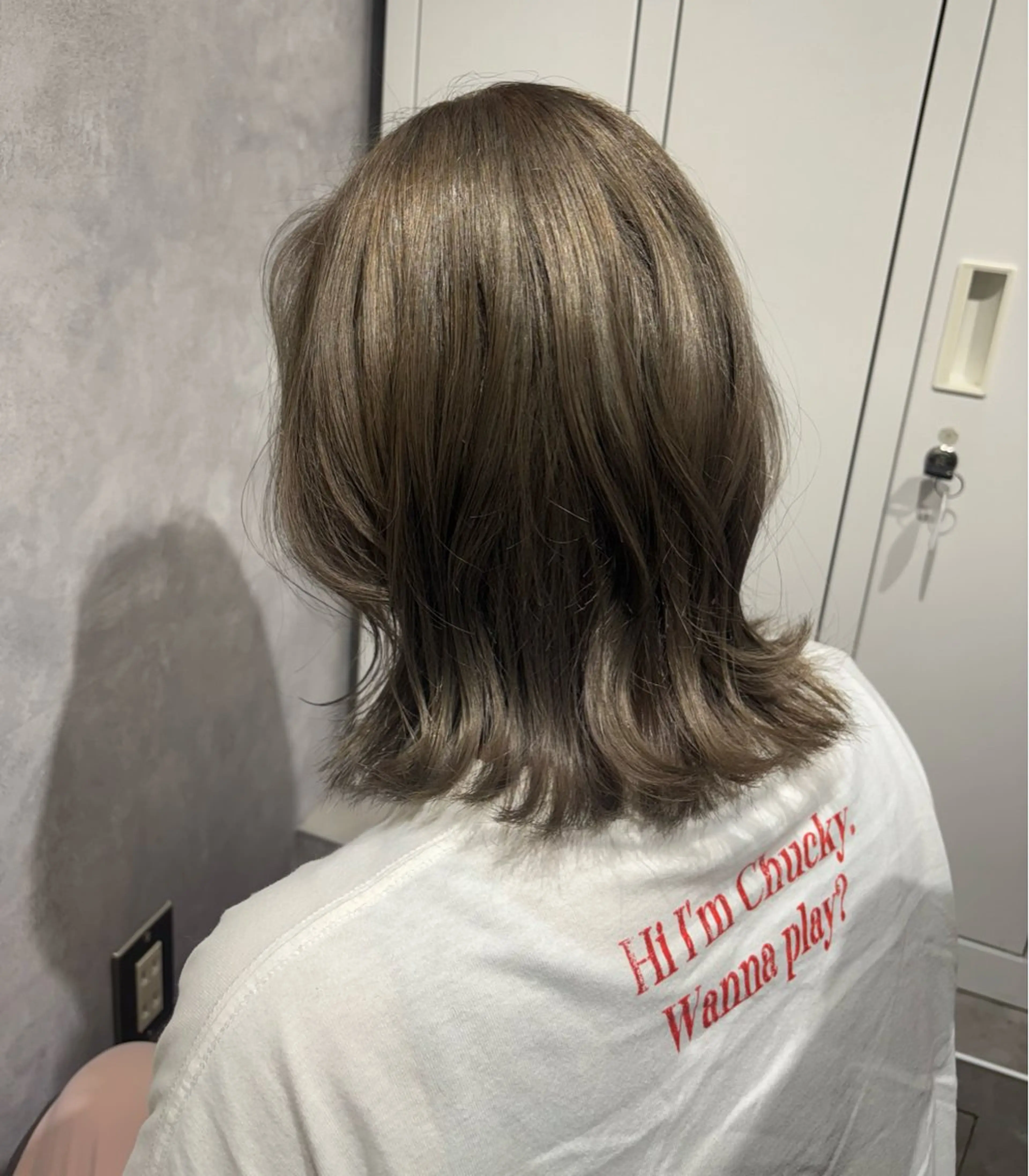 カラー ブリーチ グレージュ ヘアカラー ベージュ、ブラウン ／ボブ　ユミのヘアスタイル