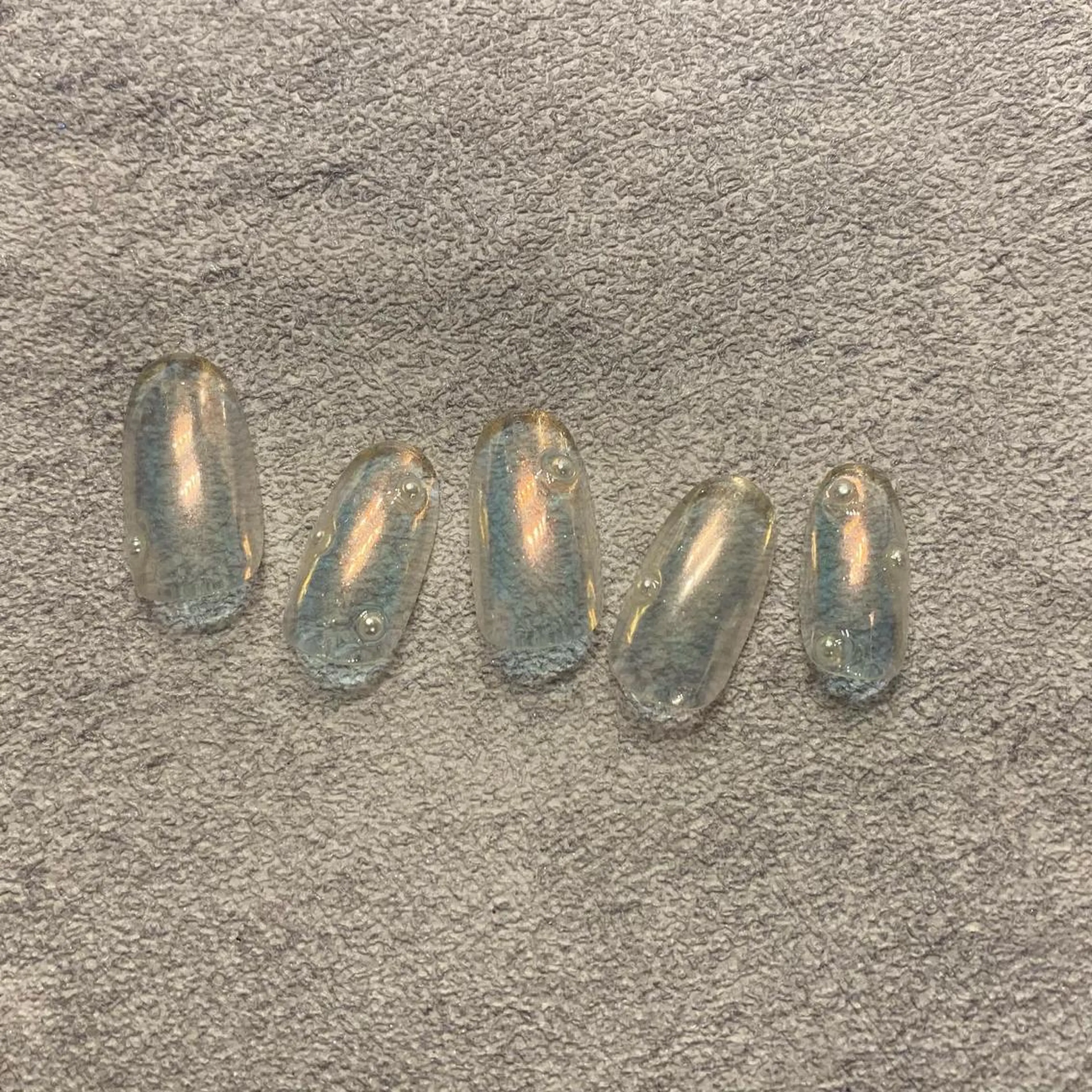 ネイル オーロラネイル キラキラネイル ロングネイル ミラーネイル ニュアンスネイル ハンドネイル mermooi所属・melumooi nailのネイルデザイン