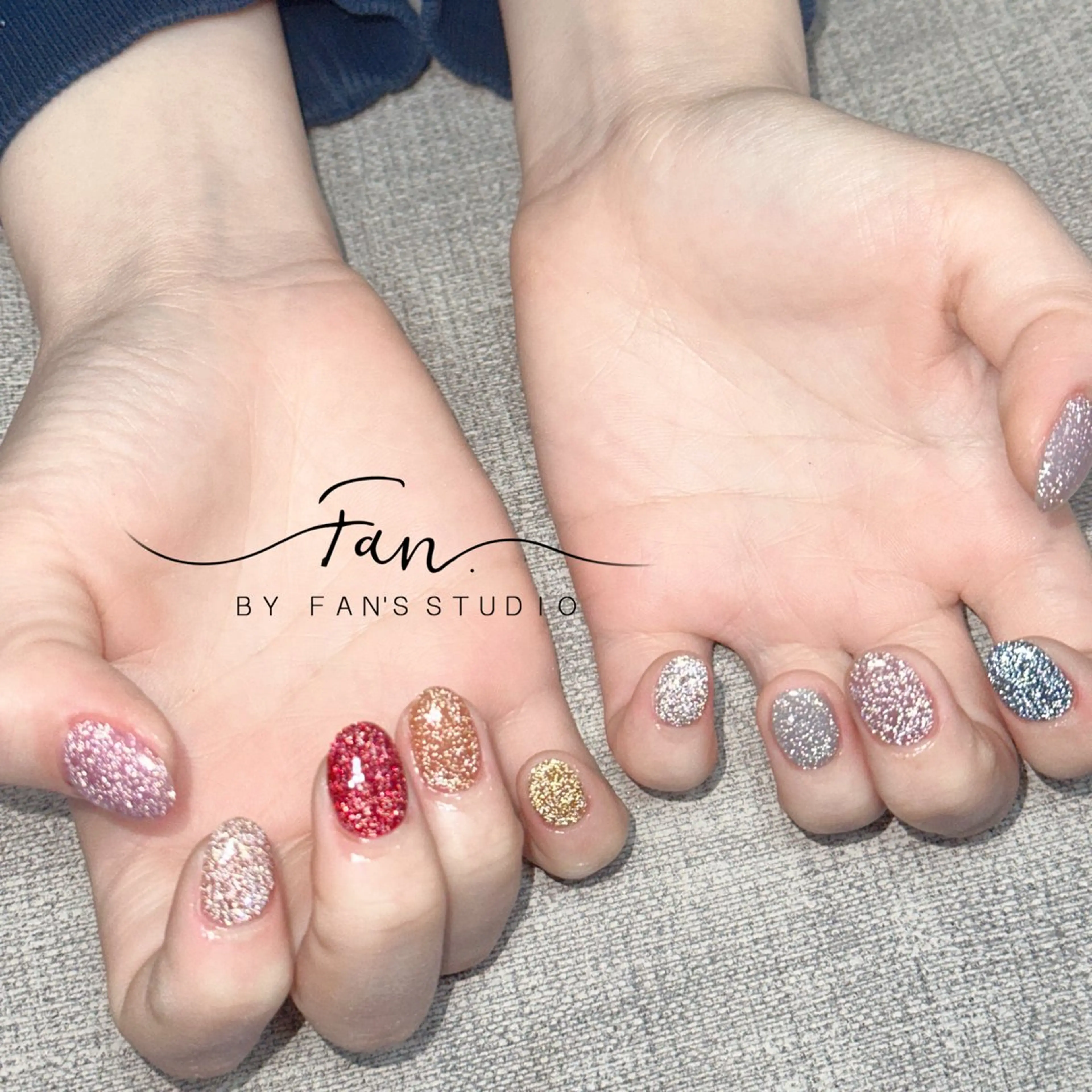 【オフ込み】SNS大人気キラキラ・フラッシュネイル 🧡10色まで(30色選んでください)の写真