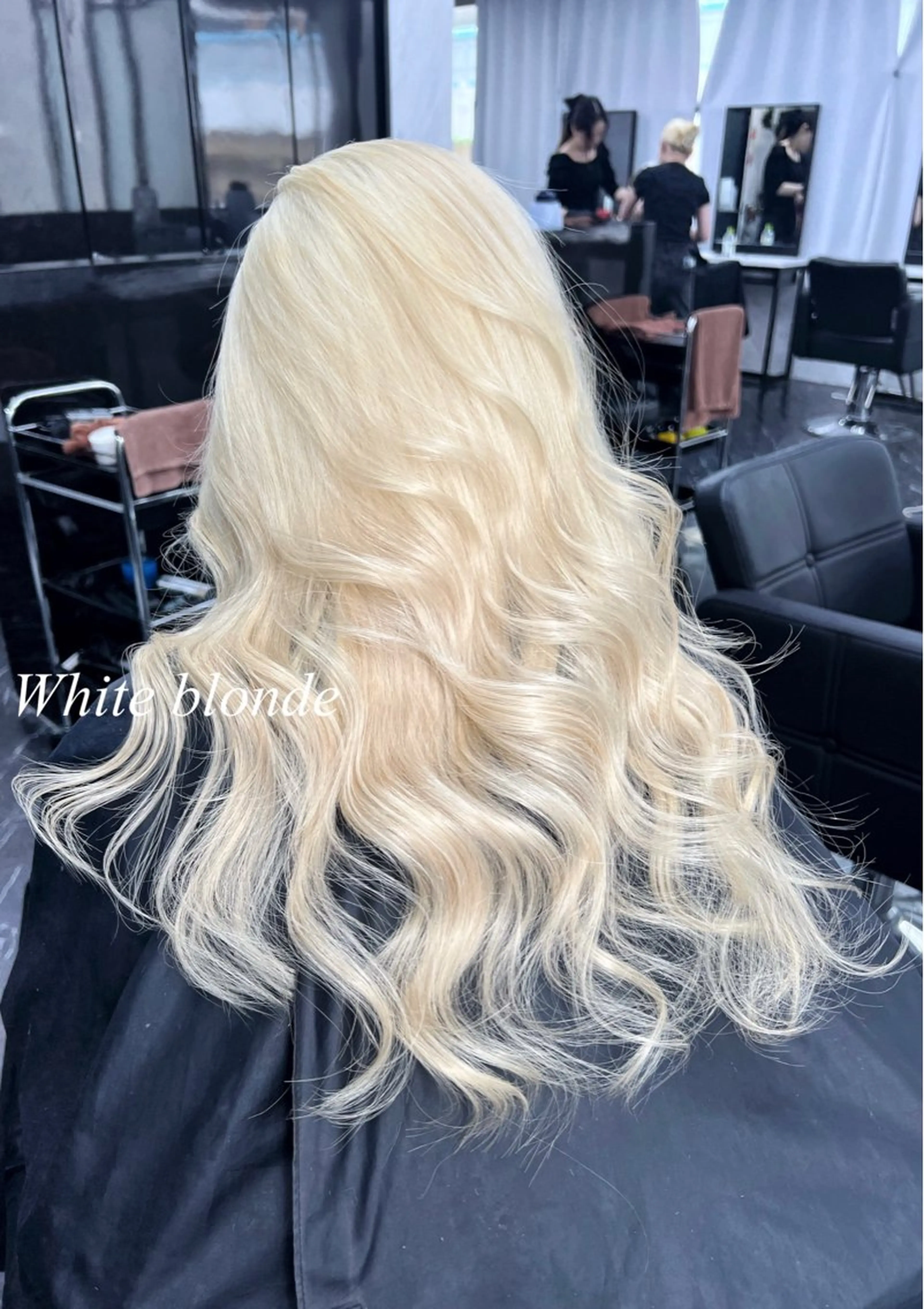 ロング カラー シールエクステ ハイトーンカラー エクステ ヘアカラー トリートメント シールエクステ特化 ハイトーン、NANAのヘアスタイル