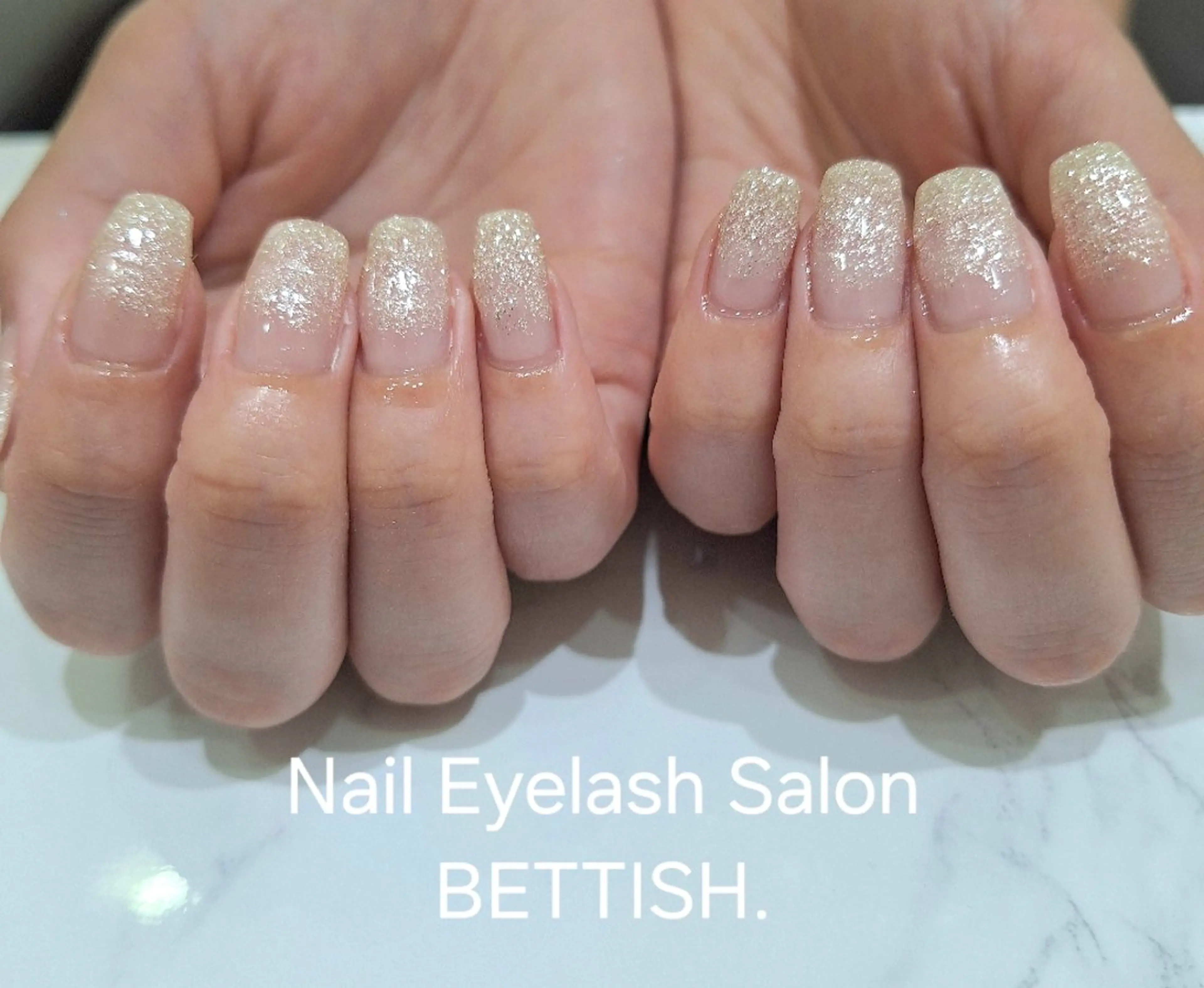 ネイル グラデーション キラキラネイル BETTISH AIRIのネイルデザイン