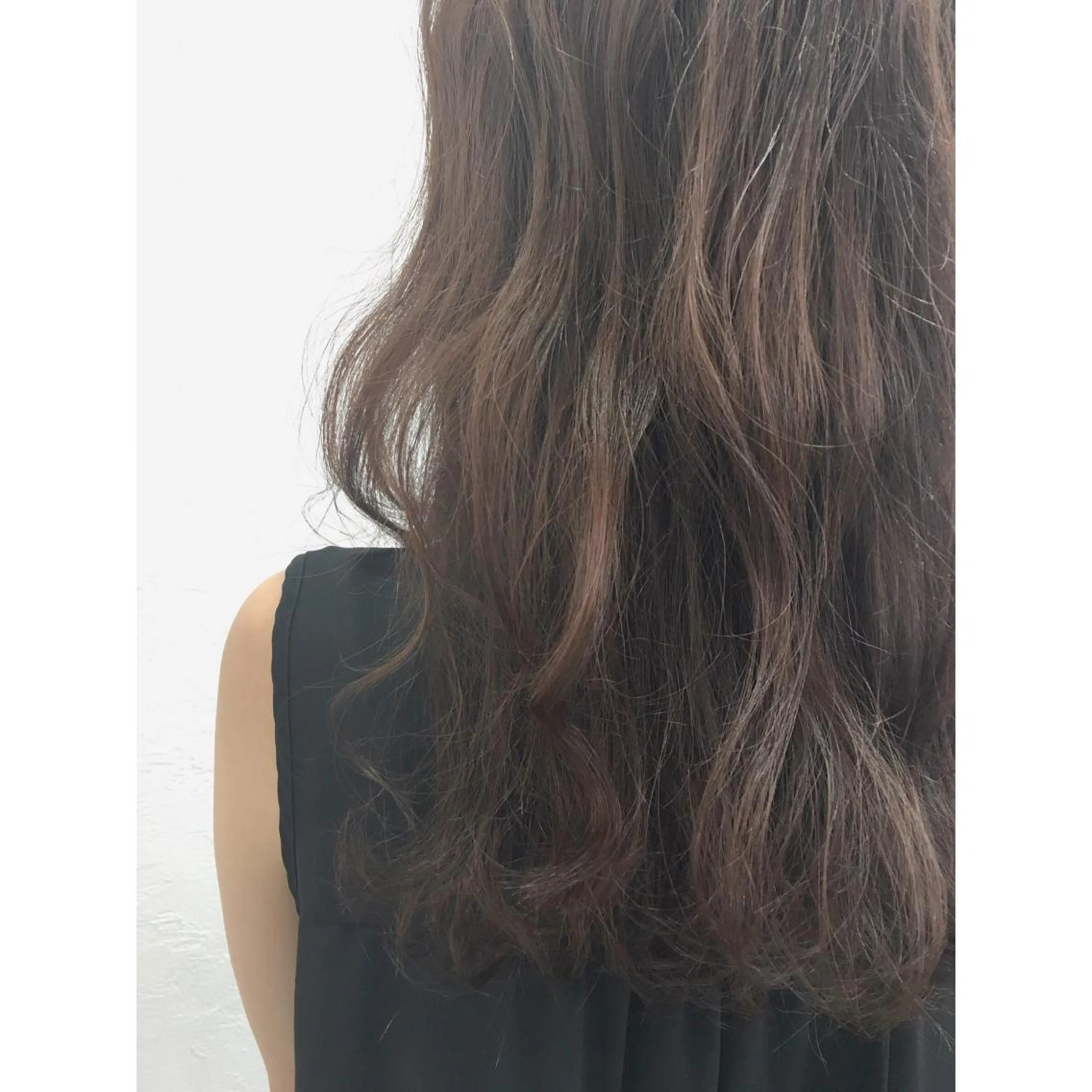 カラー イルミナカラー fio マナミのヘアスタイル