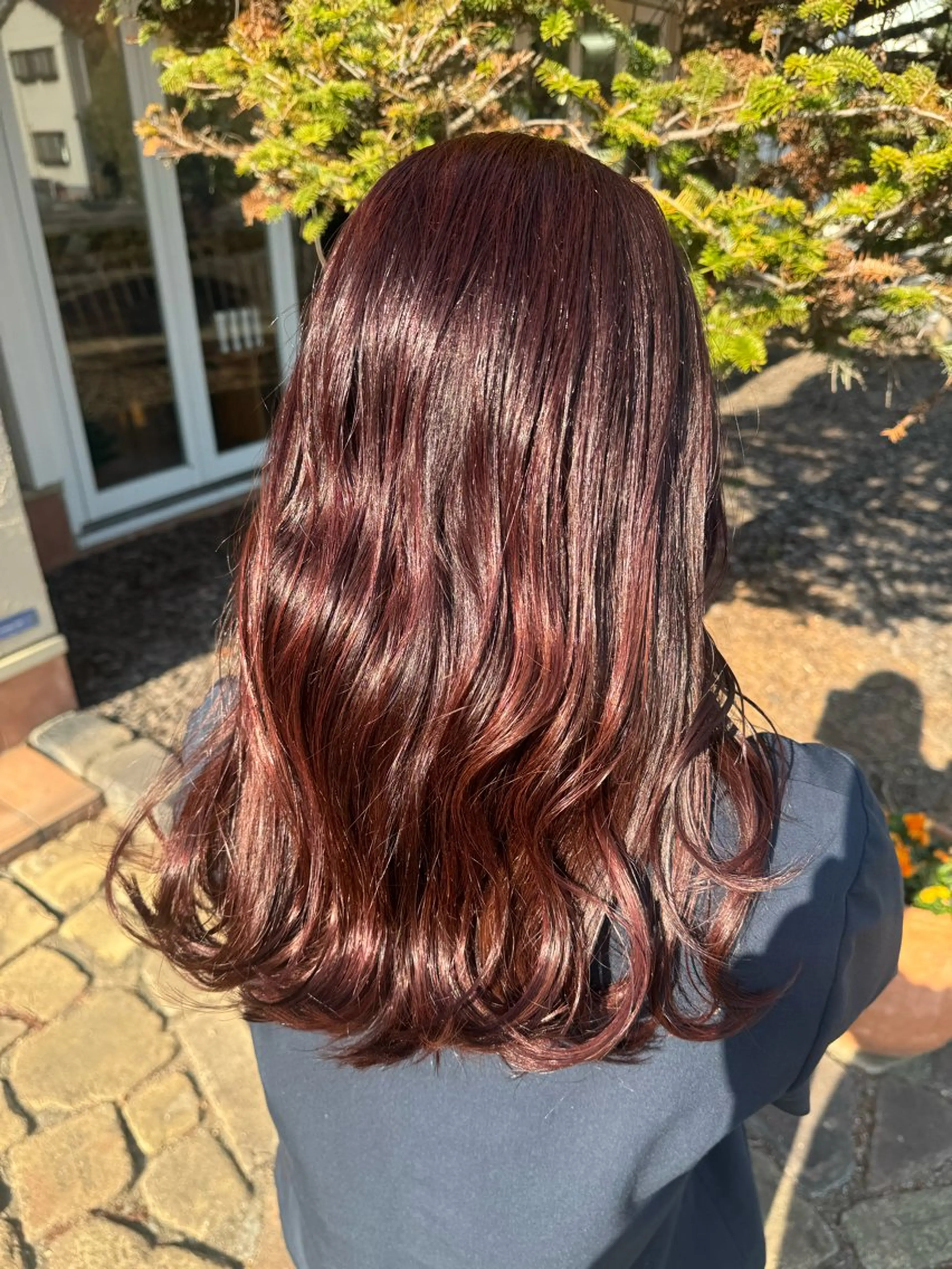 ロング カラー ブリーチ ブリーチなしカラー レッドカラー 𝒇𝒍𝒂𝒕/ 𝐇𝐈𝐍𝐀のヘアスタイル