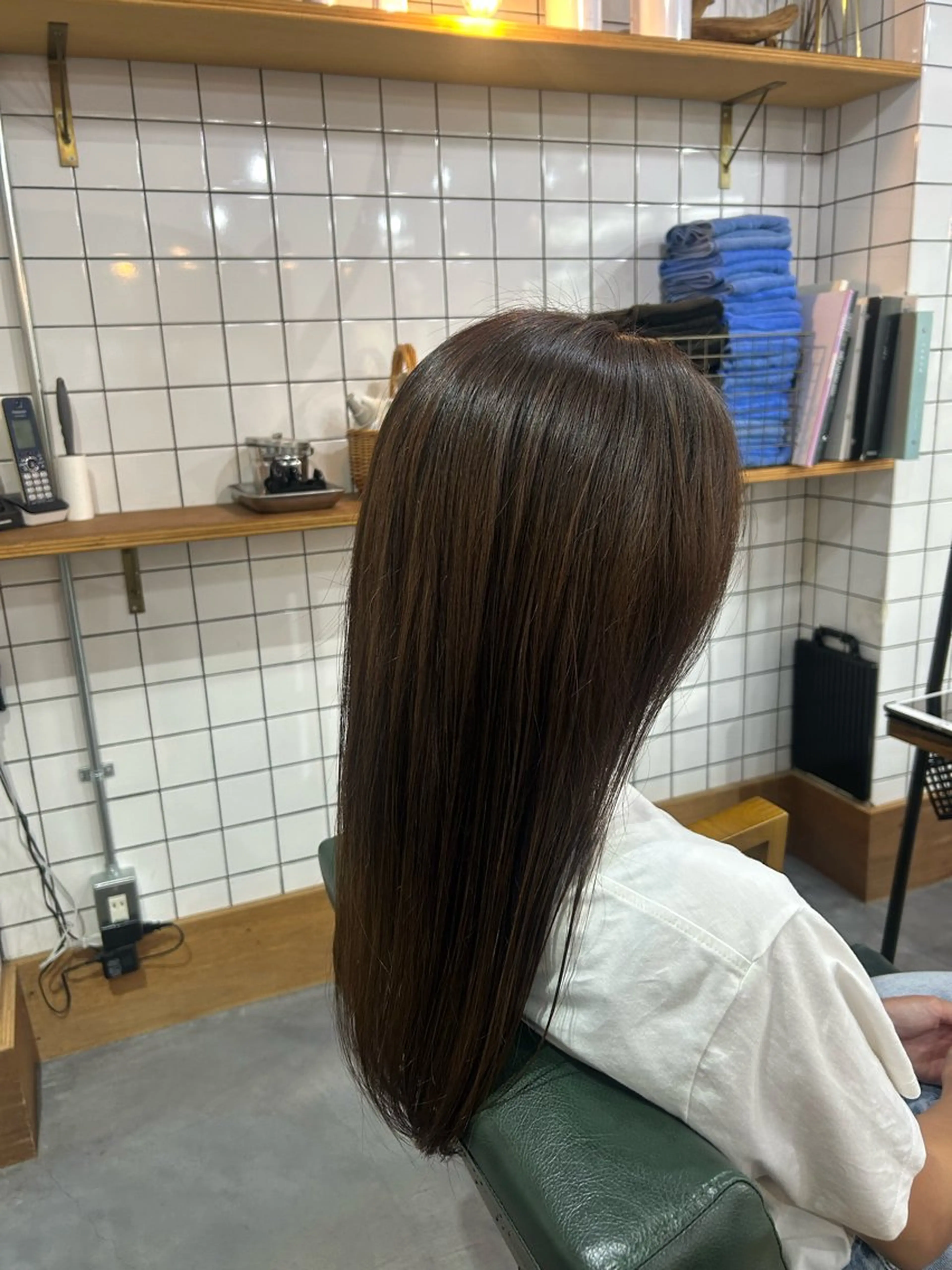 ロング ヘアカラー 倉本 美優のヘアスタイル