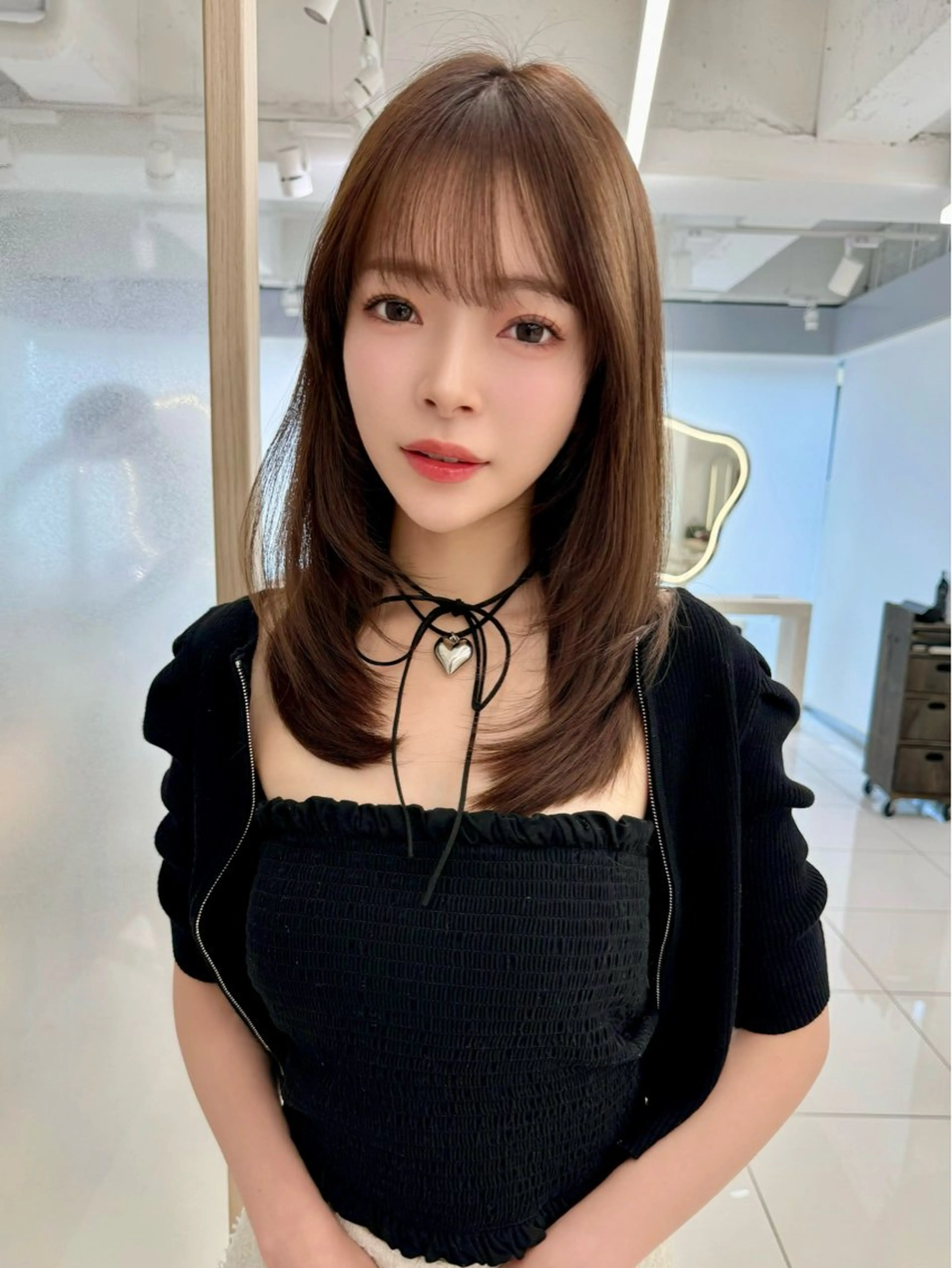 セミロング 三鷹で1番ショート ボブをカットする新谷のヘアスタイル