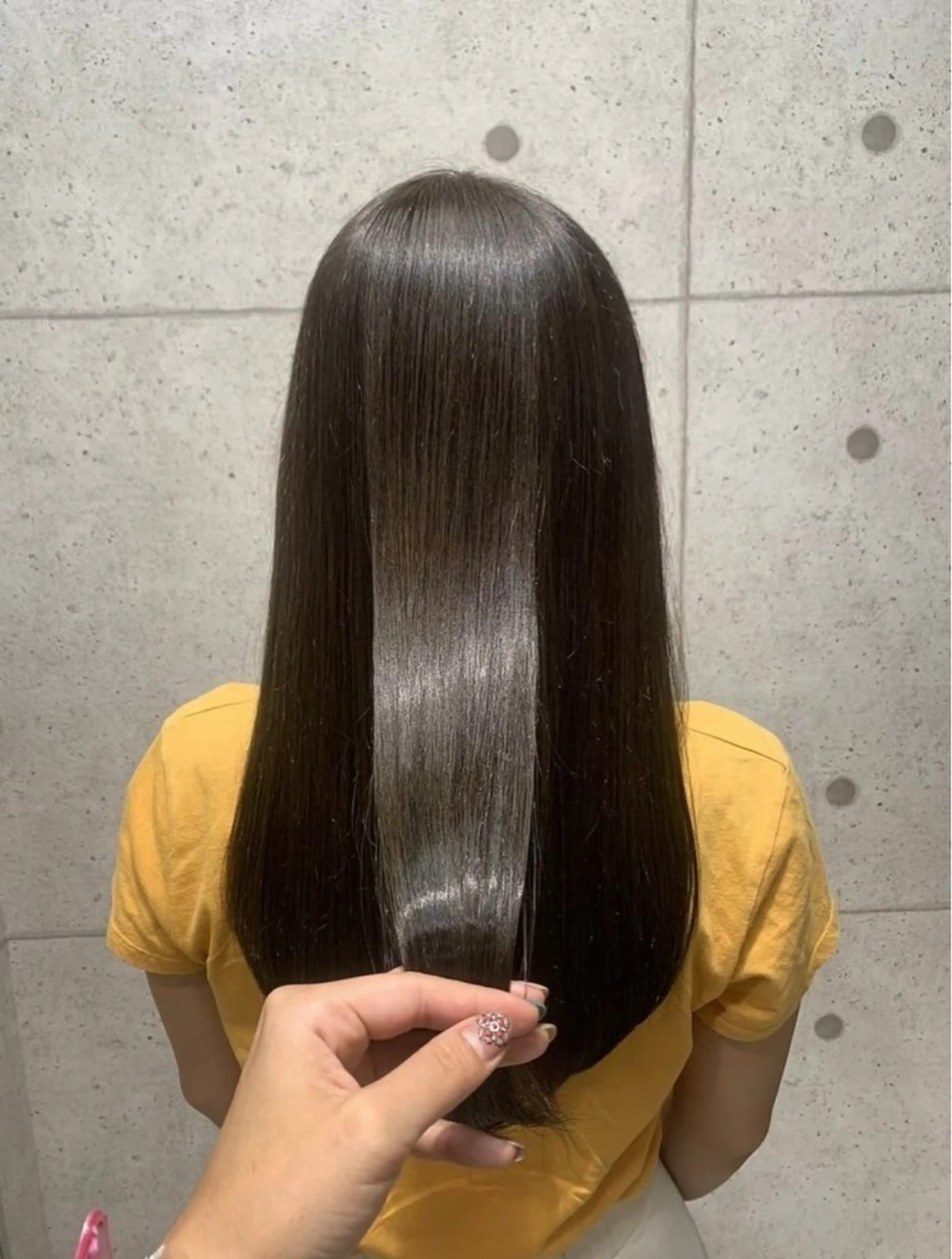 ロング かがみ/メンテナンス カット無料のヘアスタイル