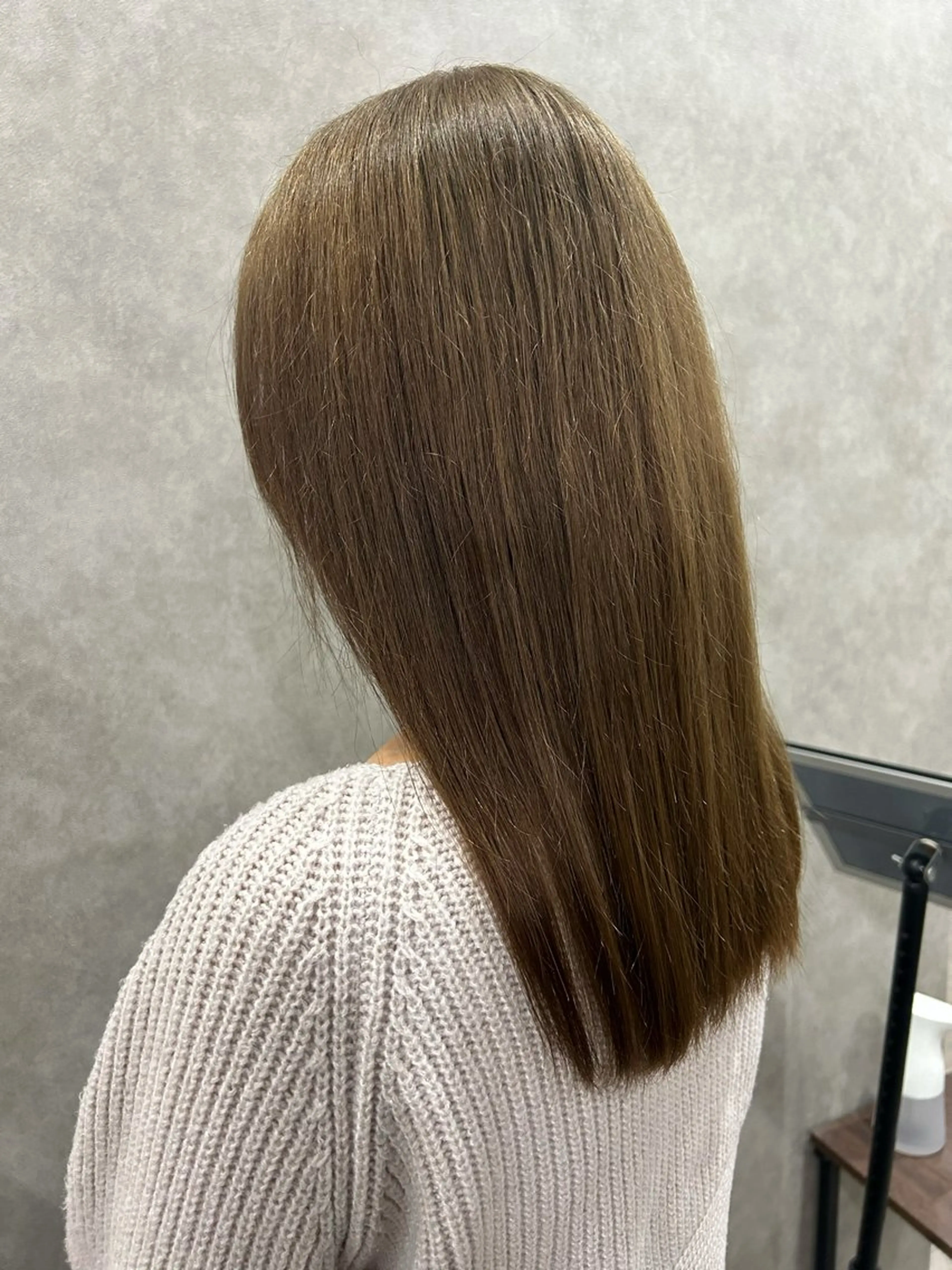 セミロング カラー ベージュカラー オリーブベージュ ヘアカラー トリートメント ミルクティー職人× HIROSEのヘアスタイル