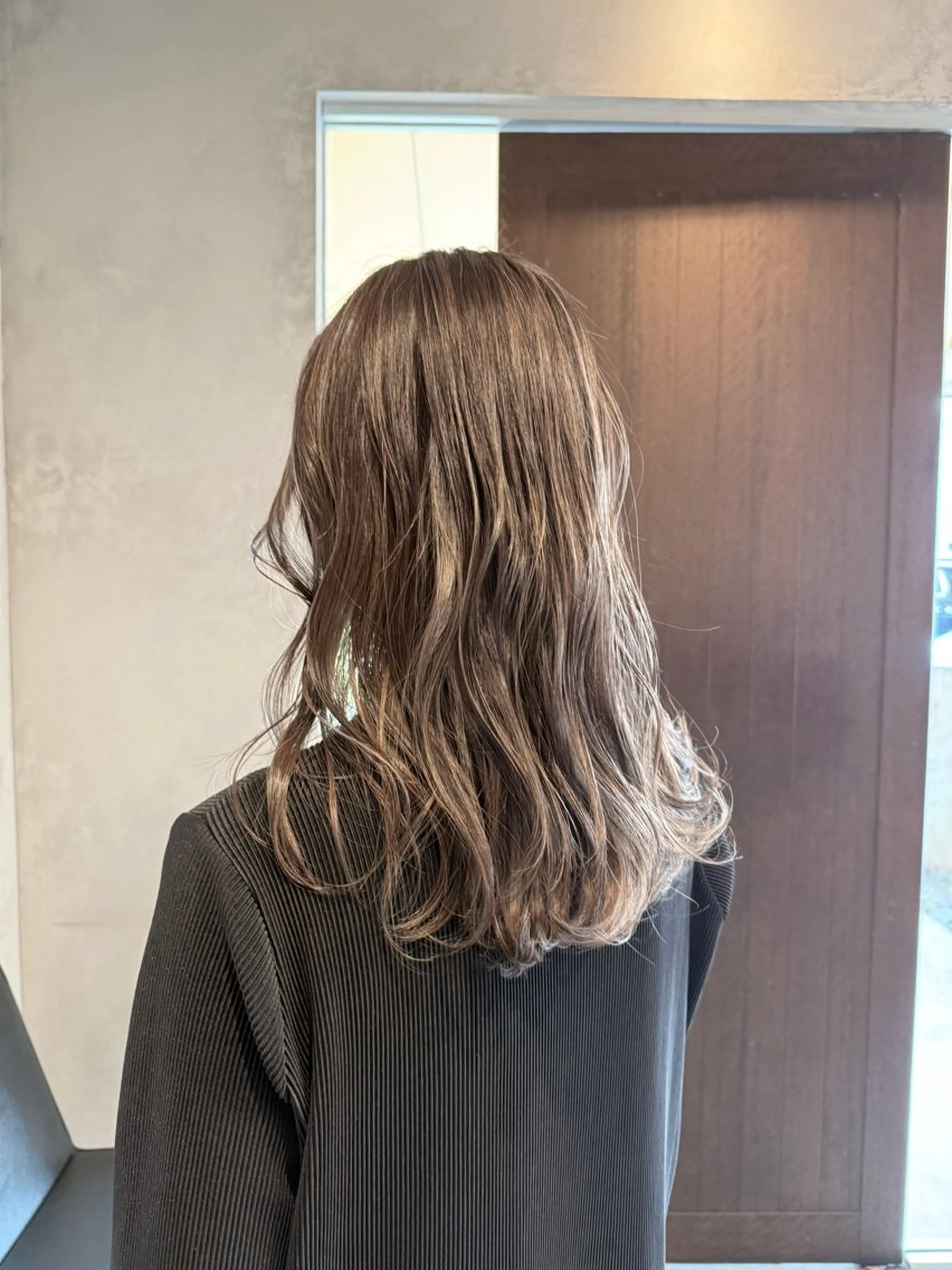 ロング カラー 阪口 真由子のヘアスタイル