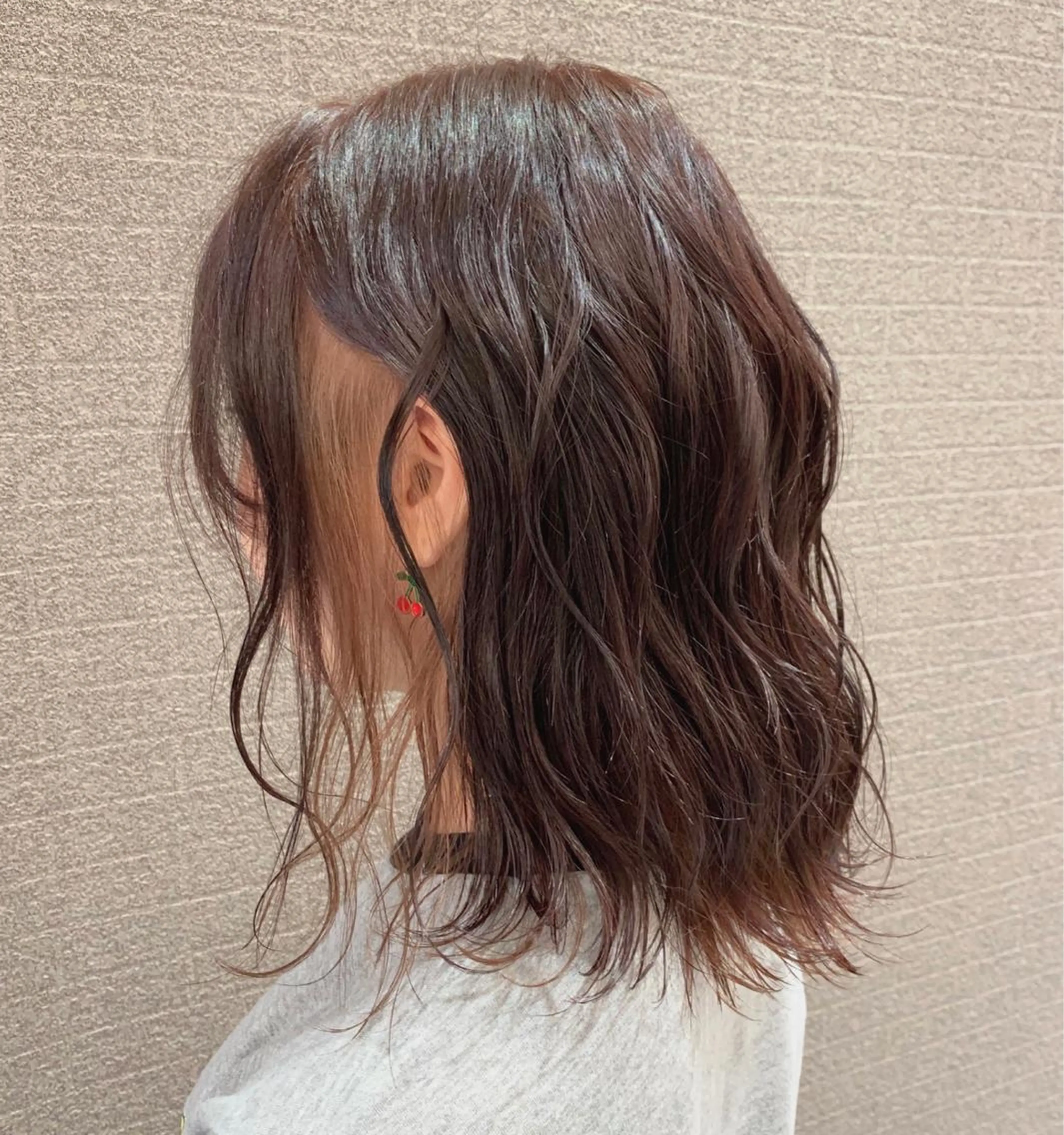 ミディアム カラー ブリーチ インナーカラー 清水 亮太／赤み消しカラーのヘアスタイル