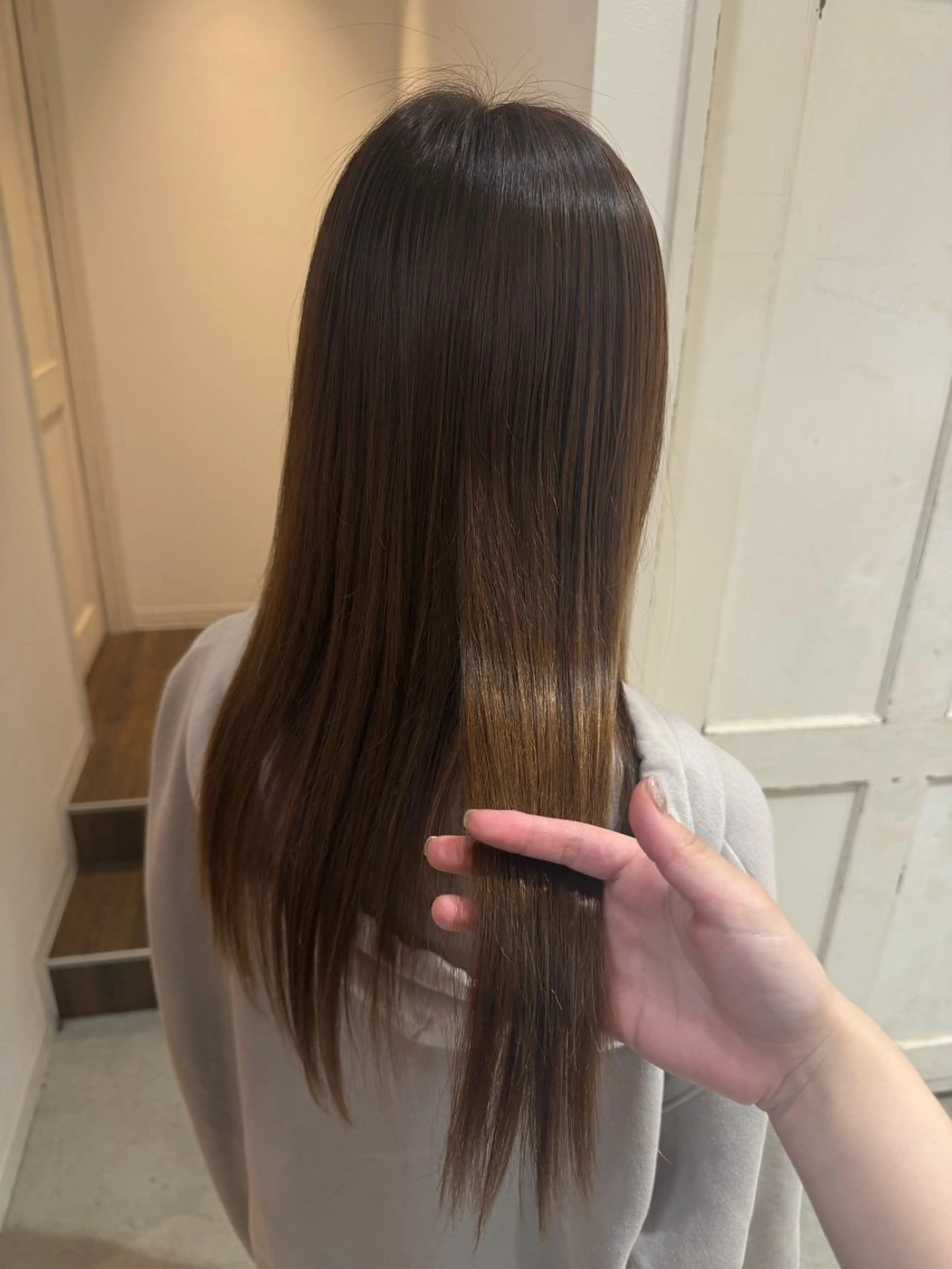 カラー 新村 美咲のヘアスタイル