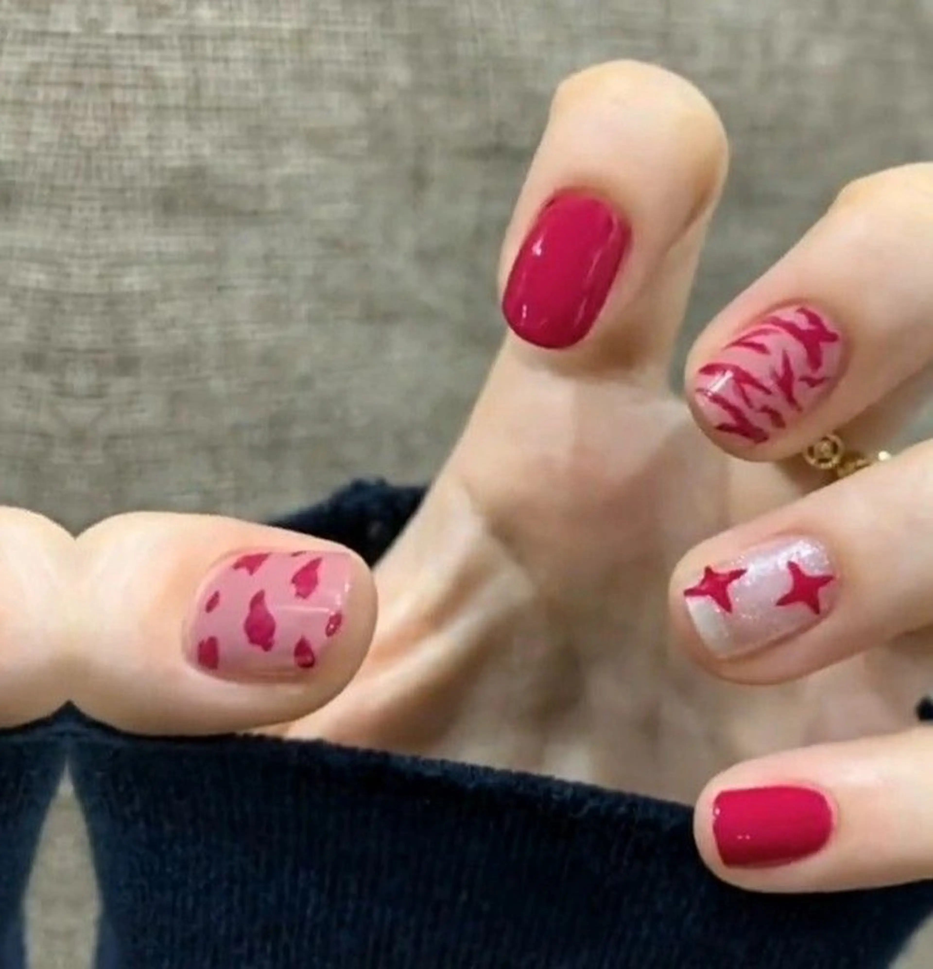 ネイル グラデーション ラメ(グリッター) マグネットネイル ミラーネイル ニュアンスネイル ハンドネイル 波 なみのネイルデザイン