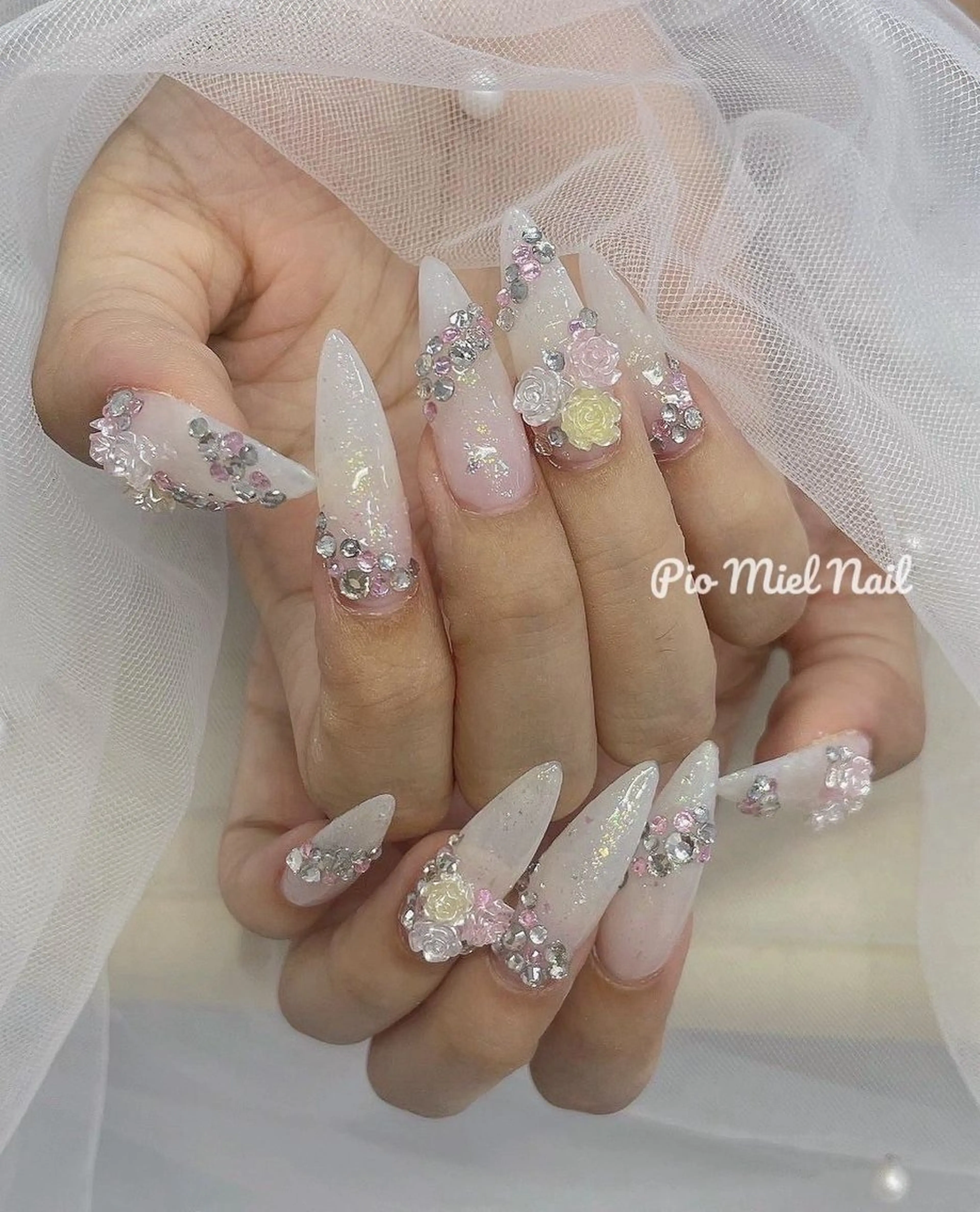 ネイル アートネイル オーロラネイル クリアネイル フラワーネイル グラデーション ハンドネイル HANA 長さだしのネイルデザイン