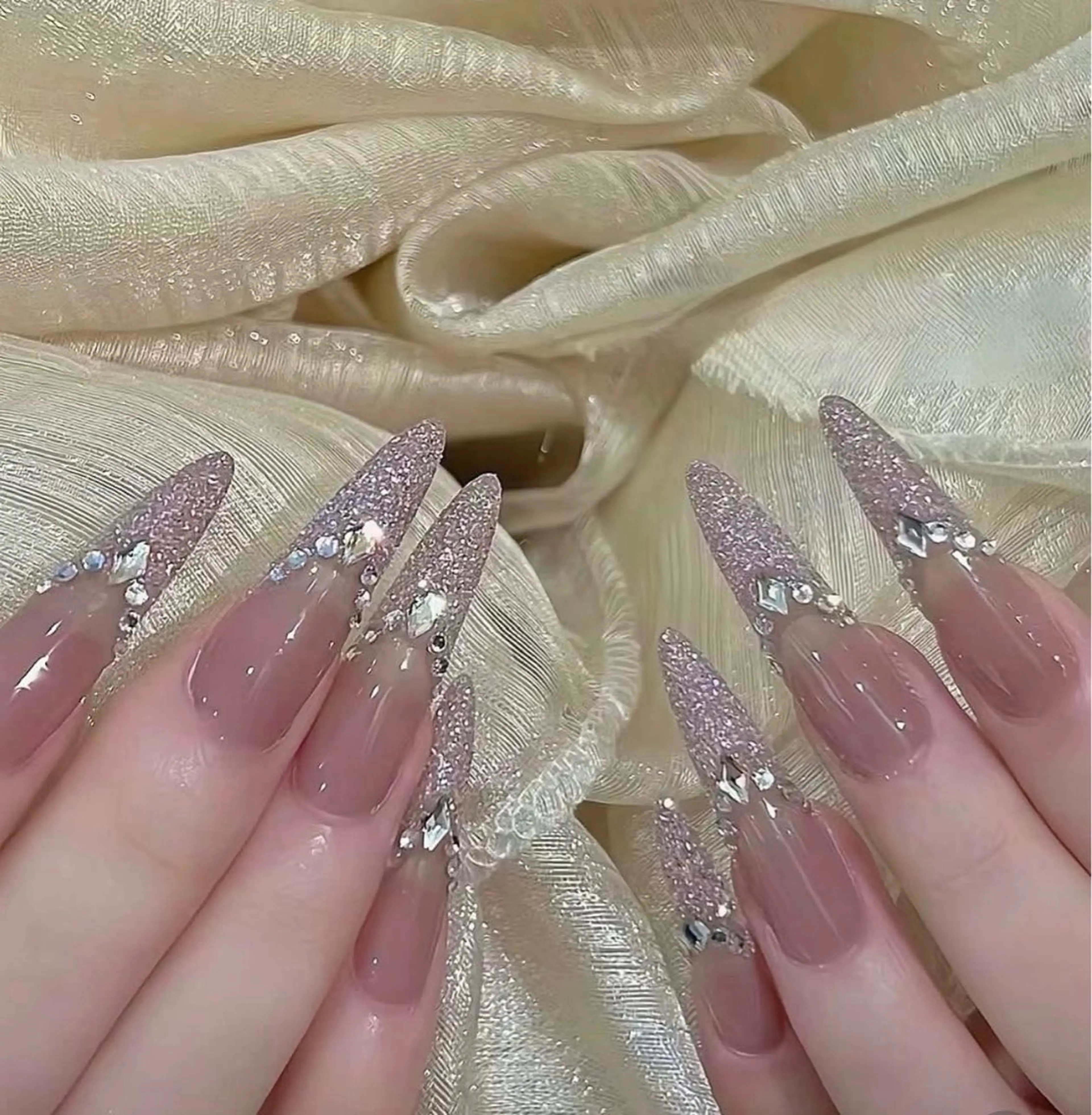 ネイル ハンドネイル T. Leeのネイルデザイン