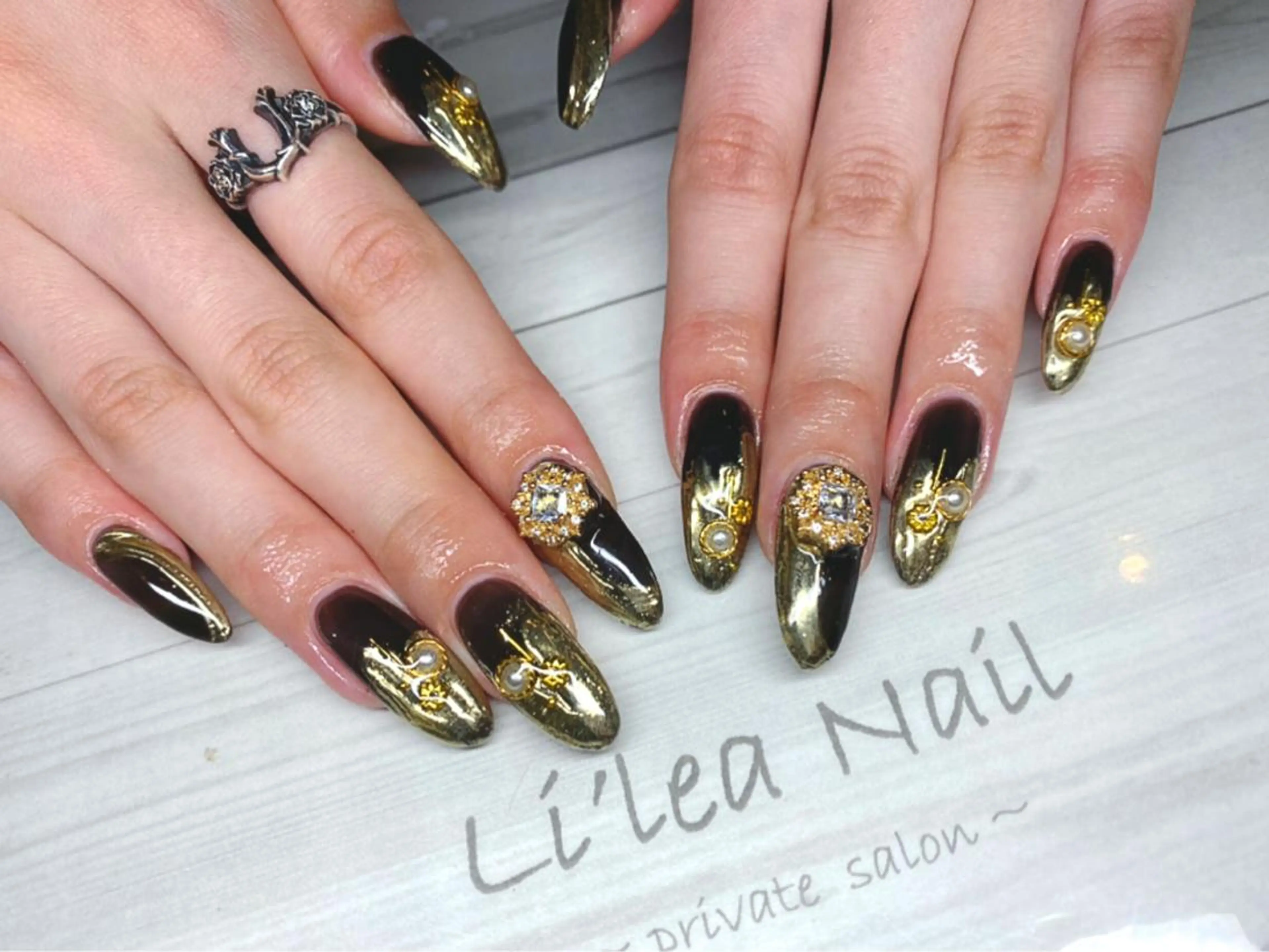 ネイル Li'leaNail AINAのネイルデザイン
